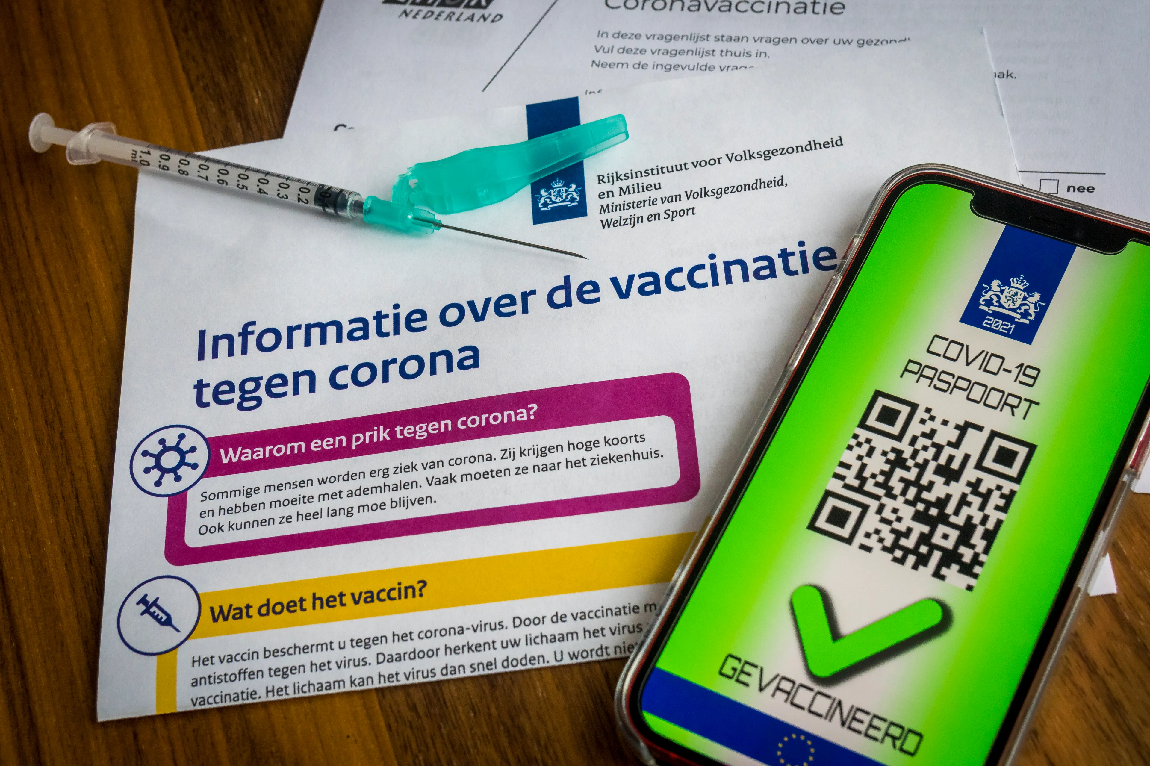 De Jonge: 1 prik moet in hele EU genoeg zijn voor coronareispas