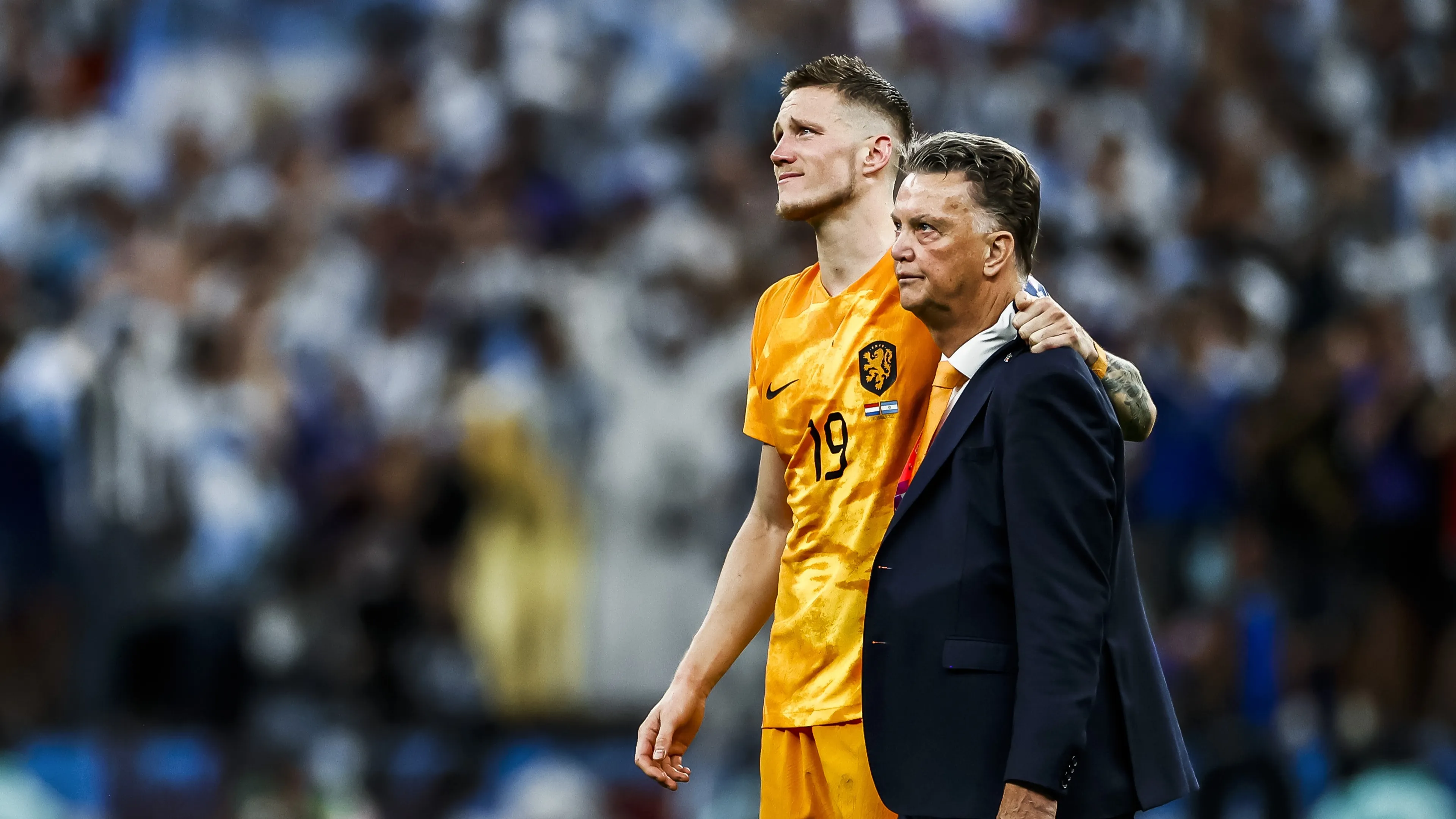 Van Gaal kritisch op scheidsrechter na verlies: 'Was geen strafschop'