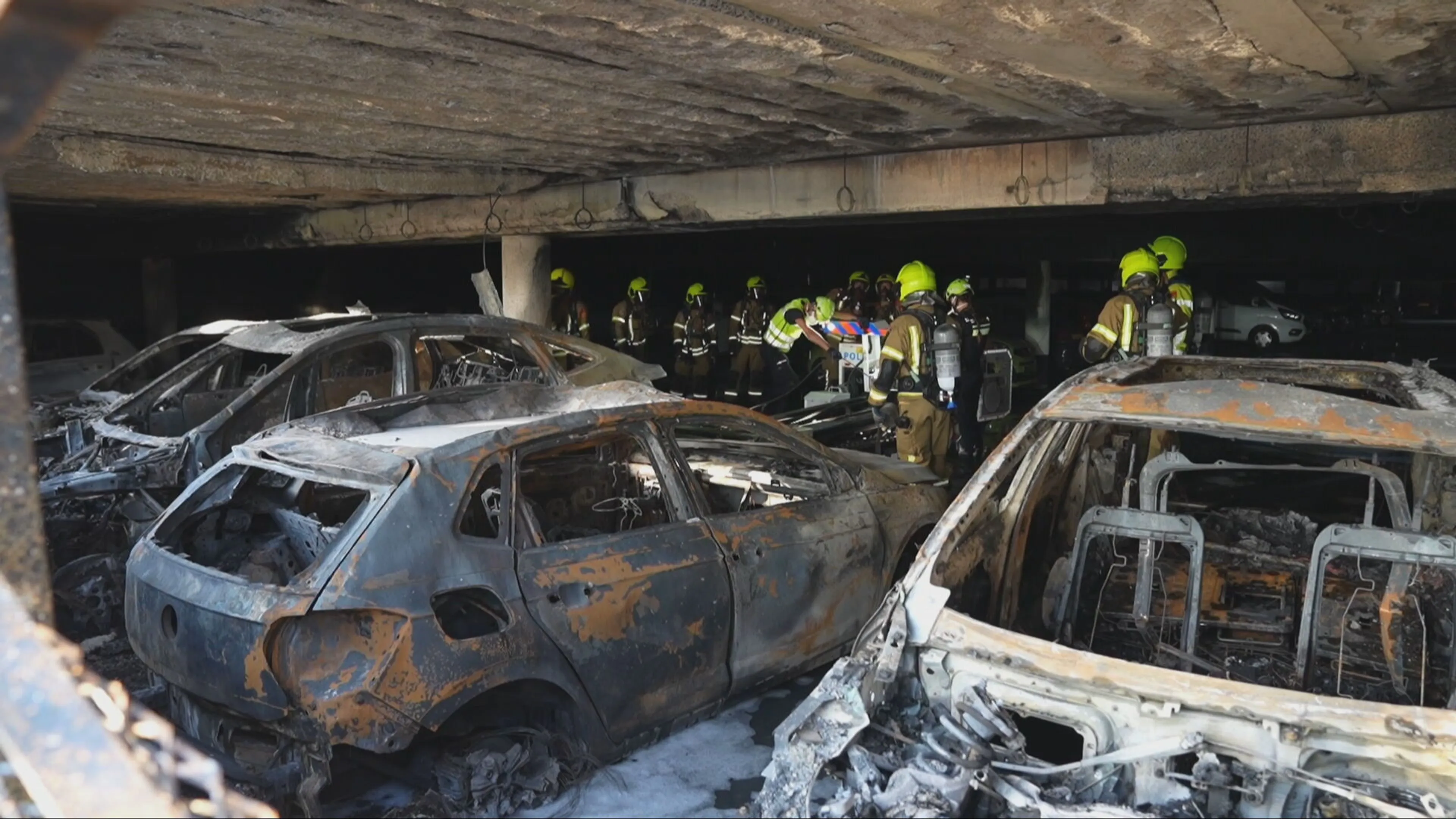 Parkeergarage Rotterdam blijft voorlopig dicht na brand
