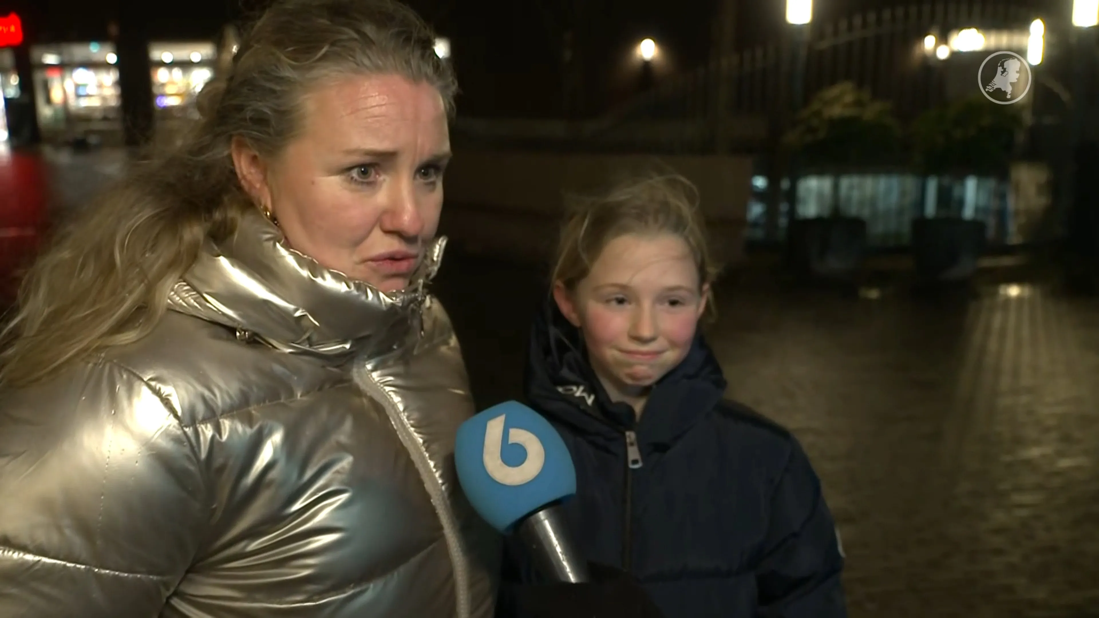 Tientallen Schiedammers zoeken steun bij bijeenkomst over dodelijke steekpartij