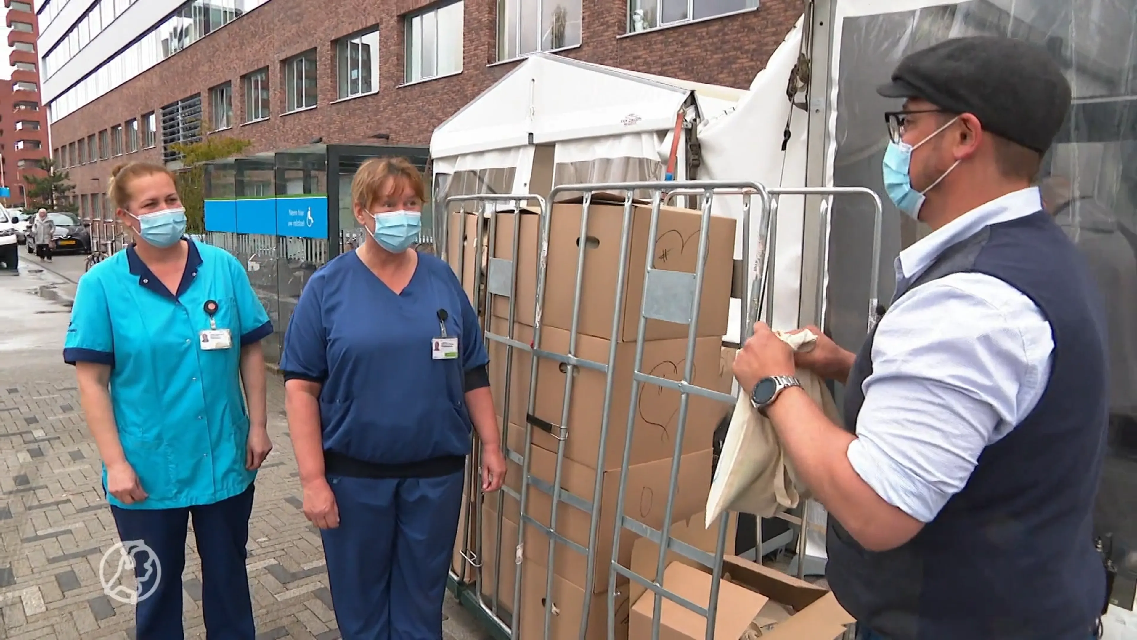 Oppepper voor zorgpersoneel: 'Van schoonmaker tot hersenchirurg, iedereen heeft het zwaar'