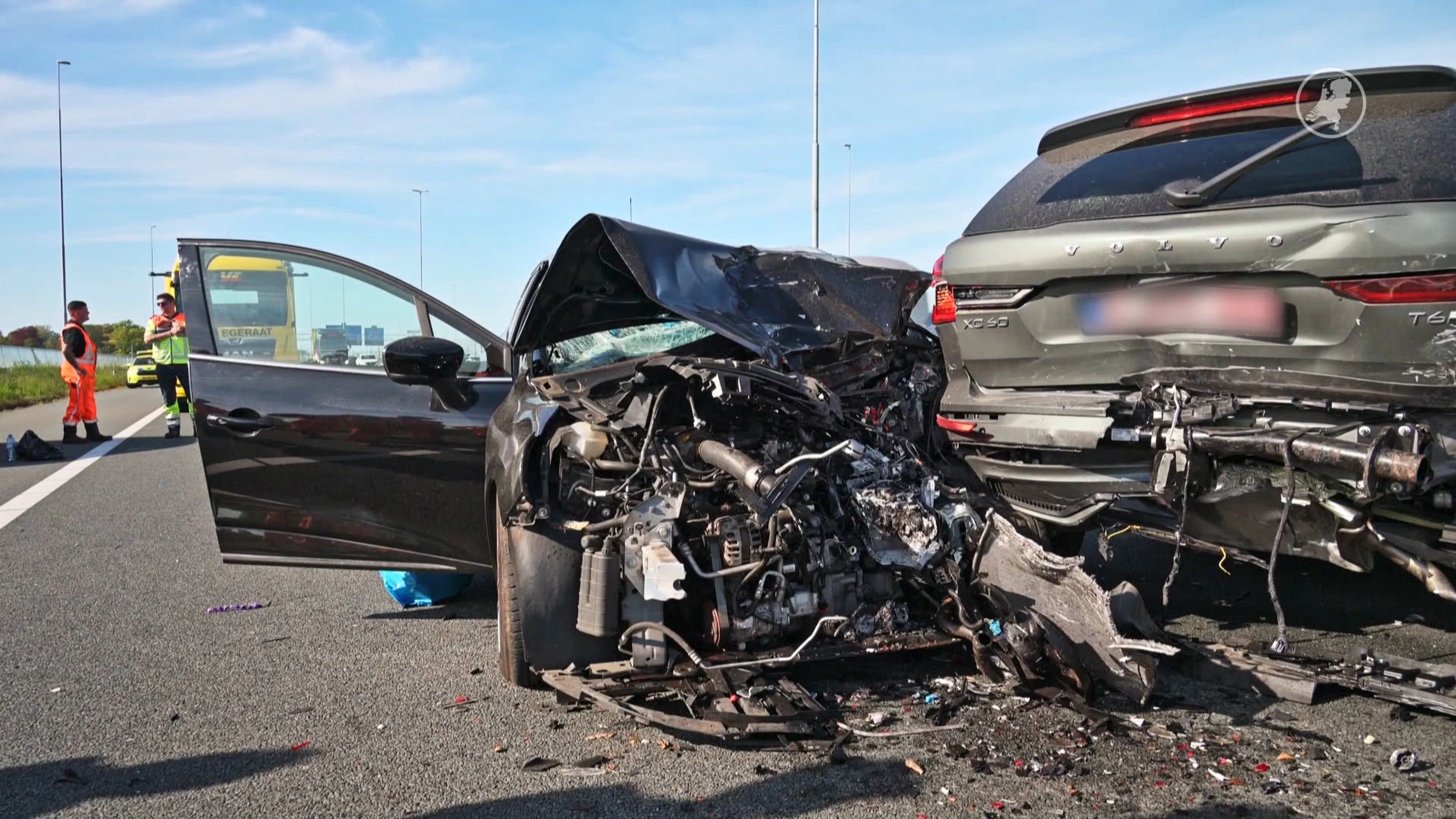 Zwaar ongeluk A16 Breda: kinderen gewond, traumaheli op snelweg