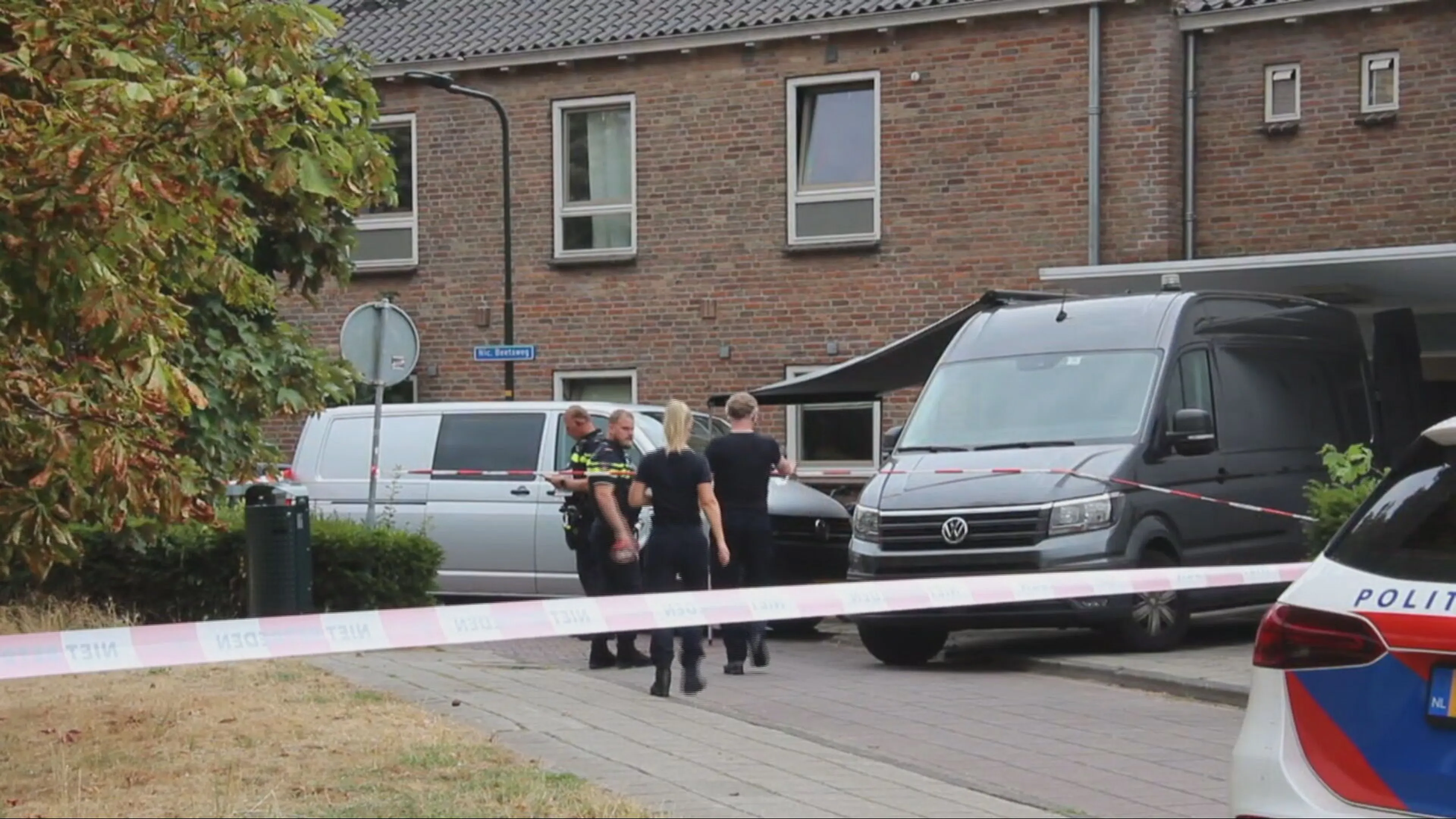 Dode vrouw (19) gevonden in woning Heiloo, man (20) aangehouden