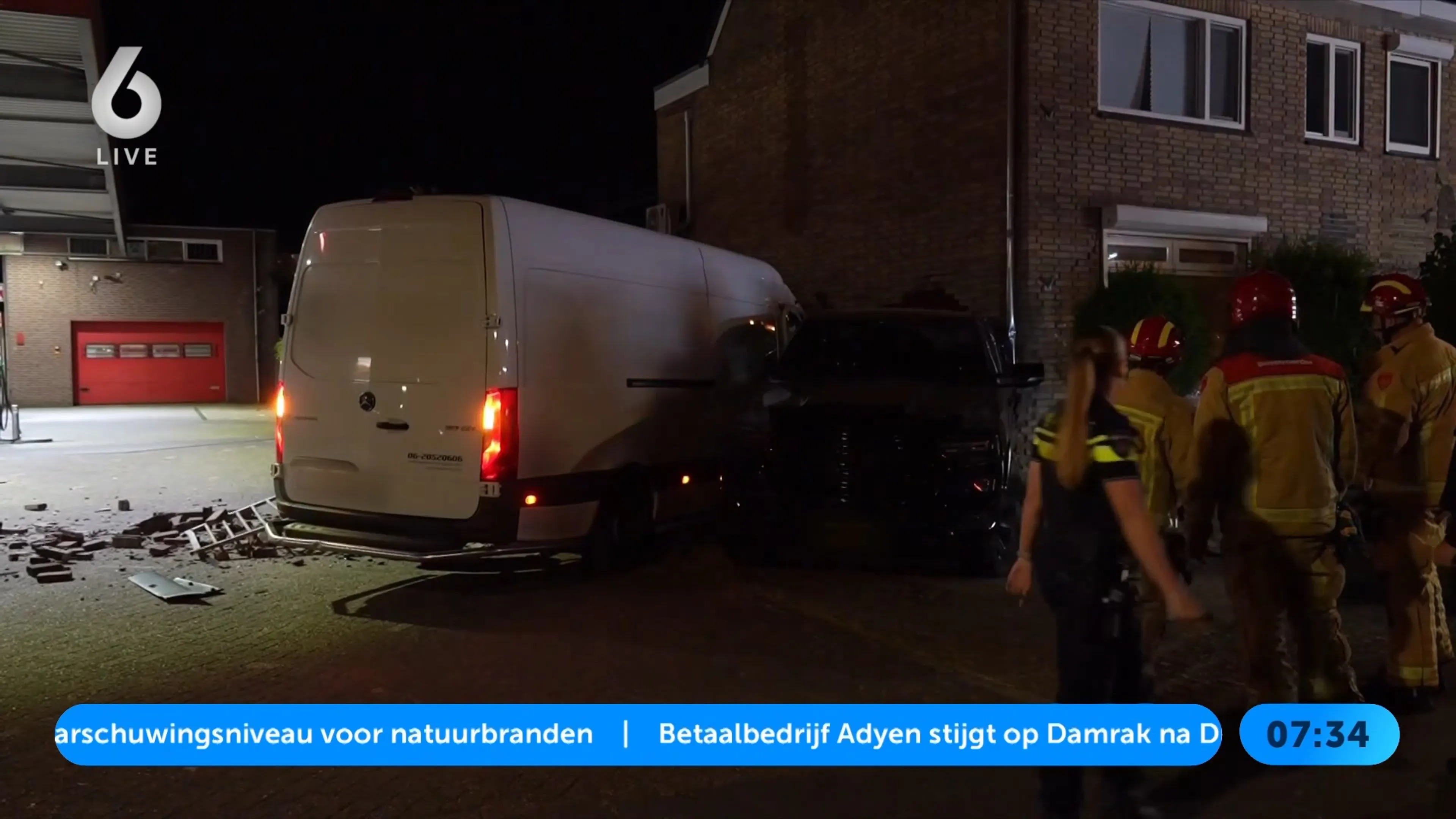 Bestuurder ramt huis en vlucht na wilde rit Geldrop