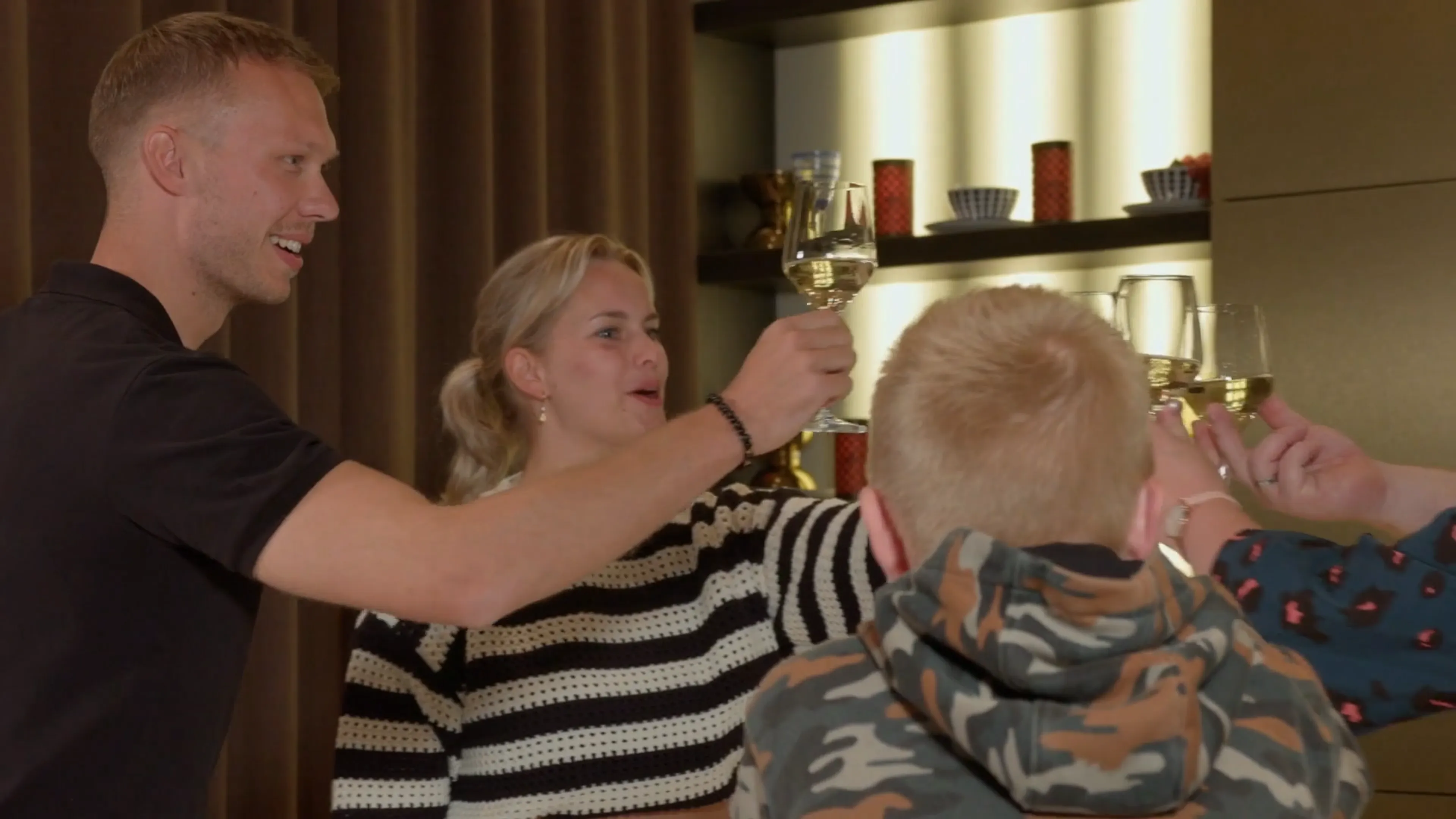 Anna manifesteert rijkdom in Steenrijk, Straatarm: 'Dit is voor jullie ook mogelijk'