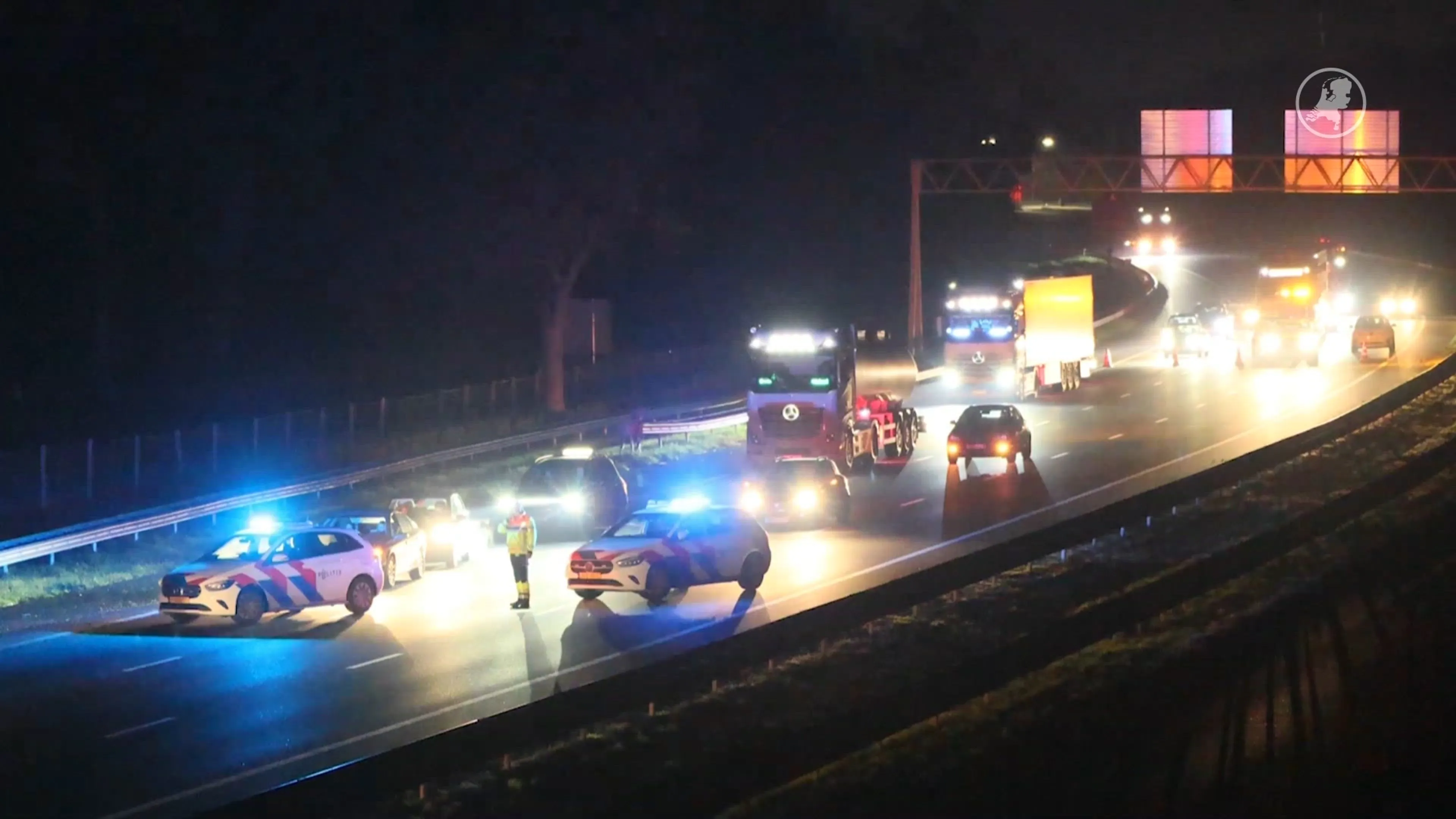 Voetganger overleden na aanrijding op A35 bij Hengelo