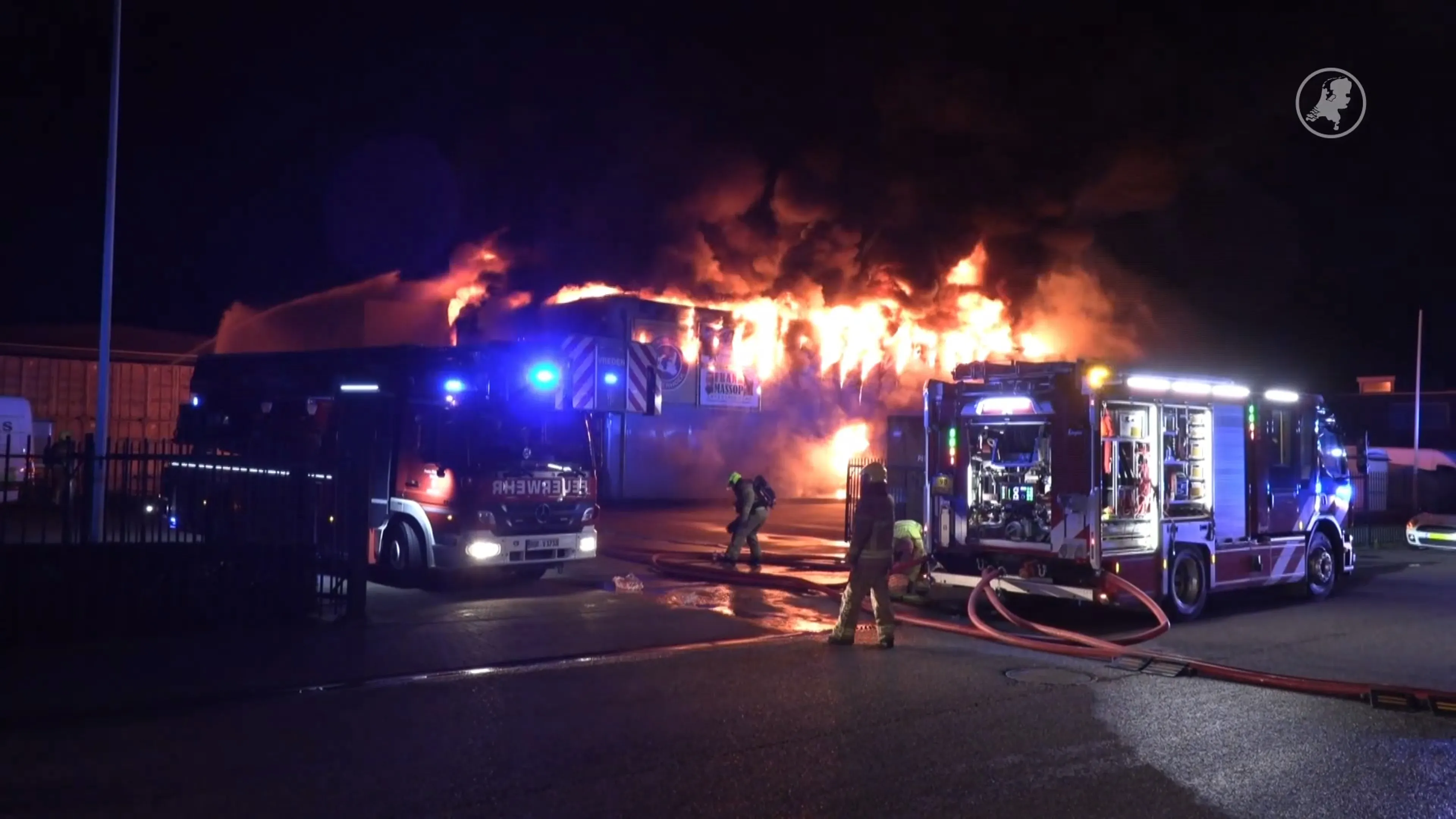Felle brand bij bedrijvenpand in Winterswijk