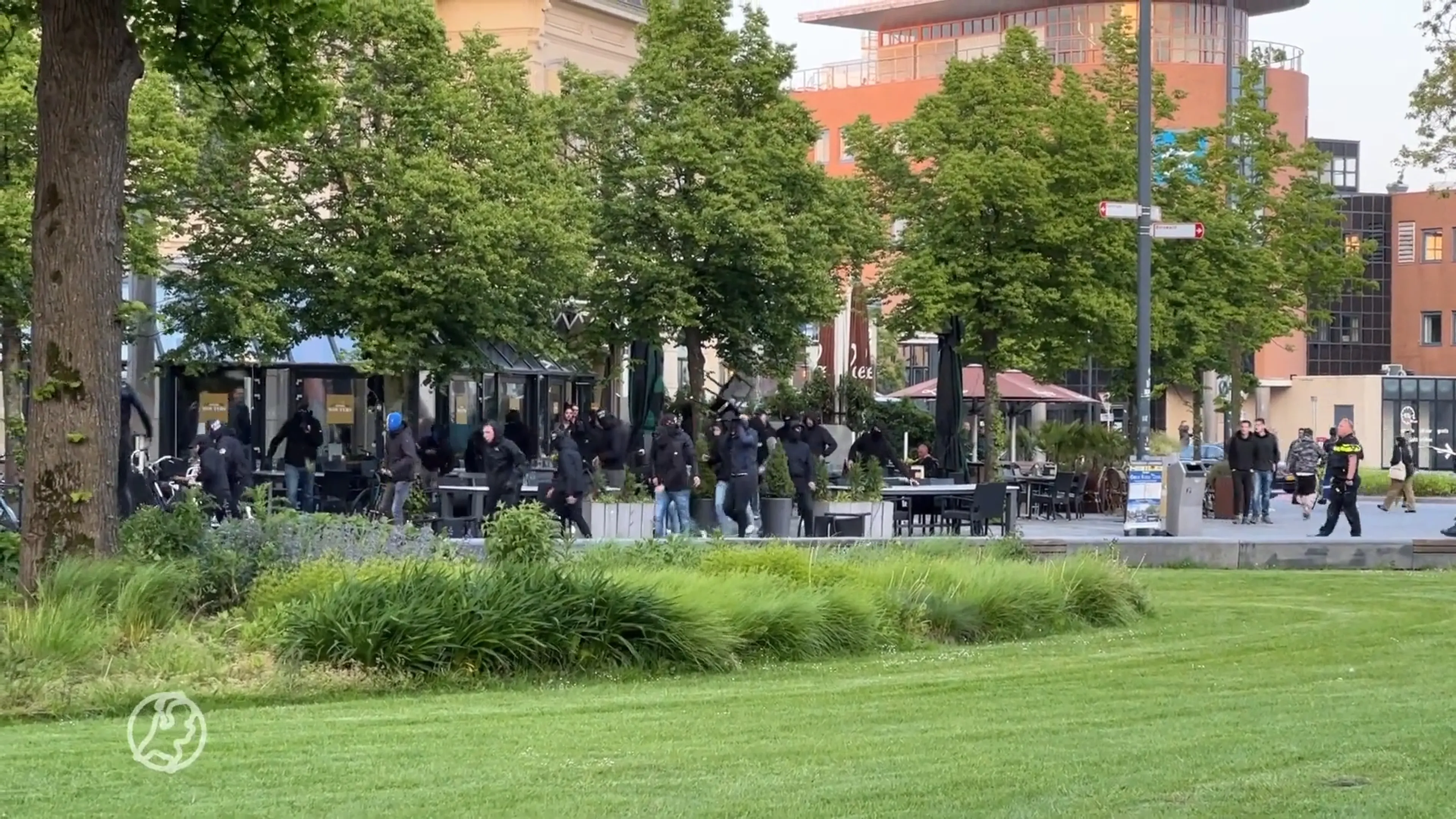 VIDEO: Massale vechtpartij in Leeuwarden, treinverkeer stilgelegd