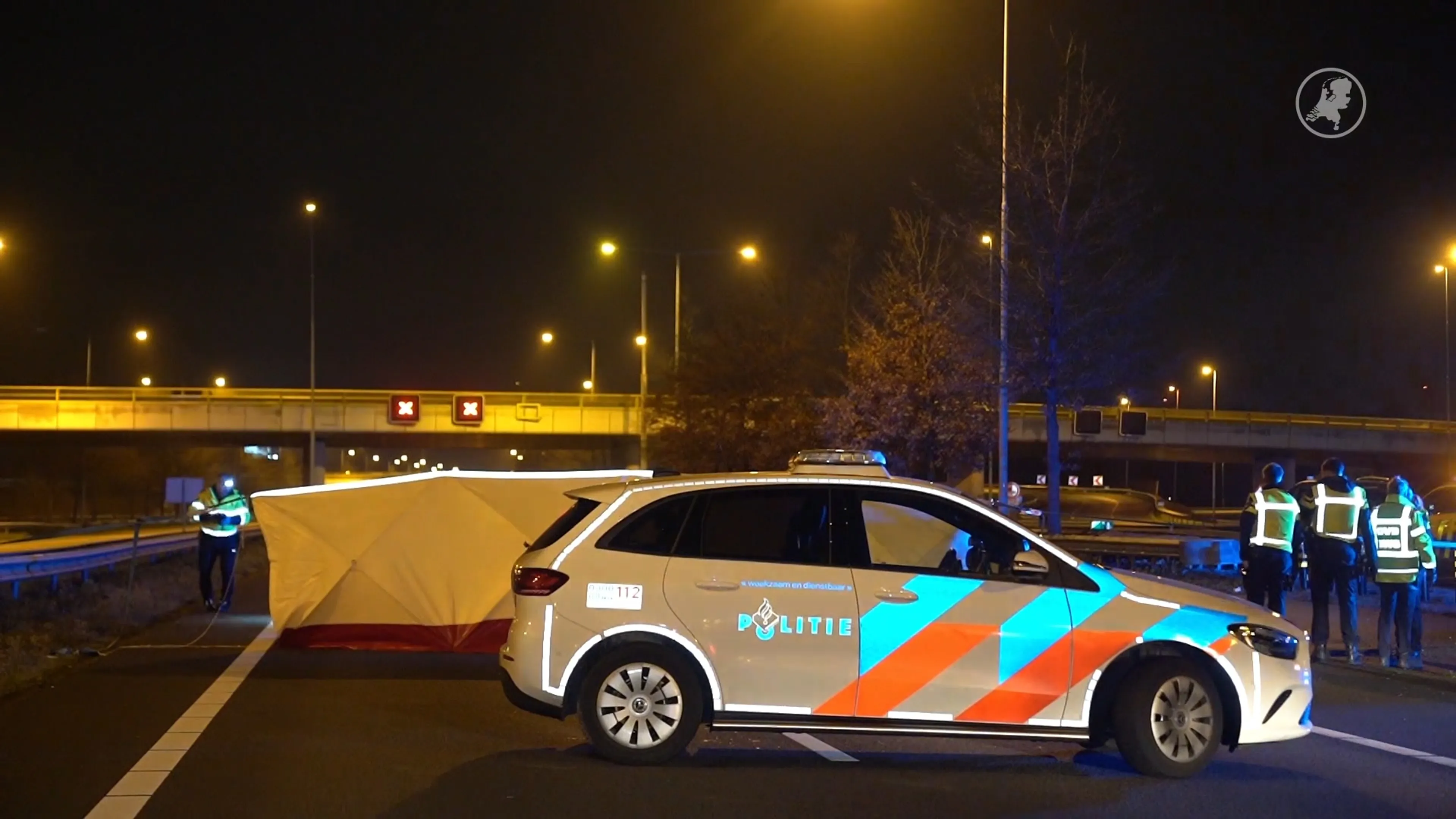 Voetganger (17) overleden na aanrijding op A2 bij Den Bosch