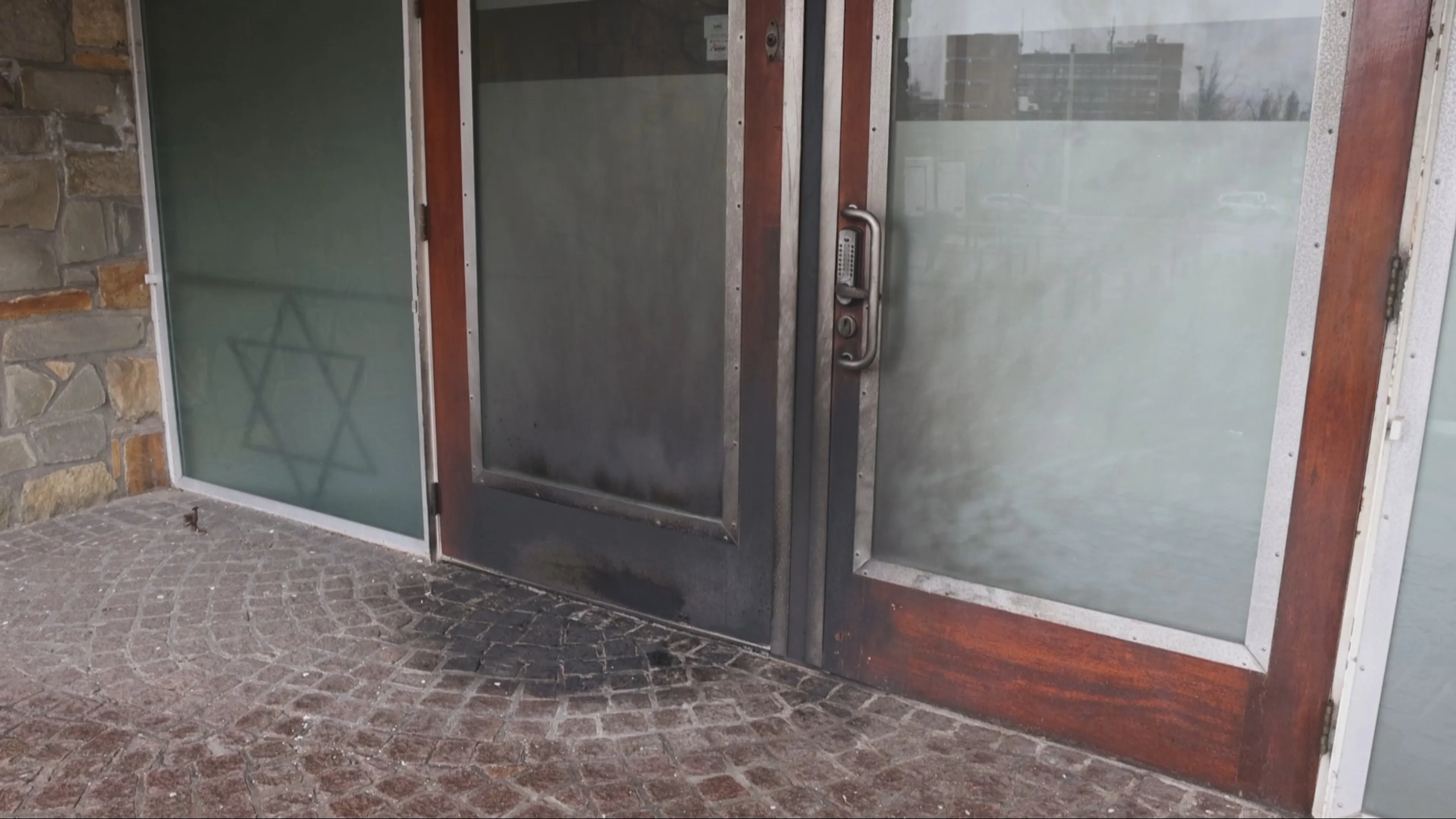 Vier arrestaties na brandstichting Rotterdamse synagoge