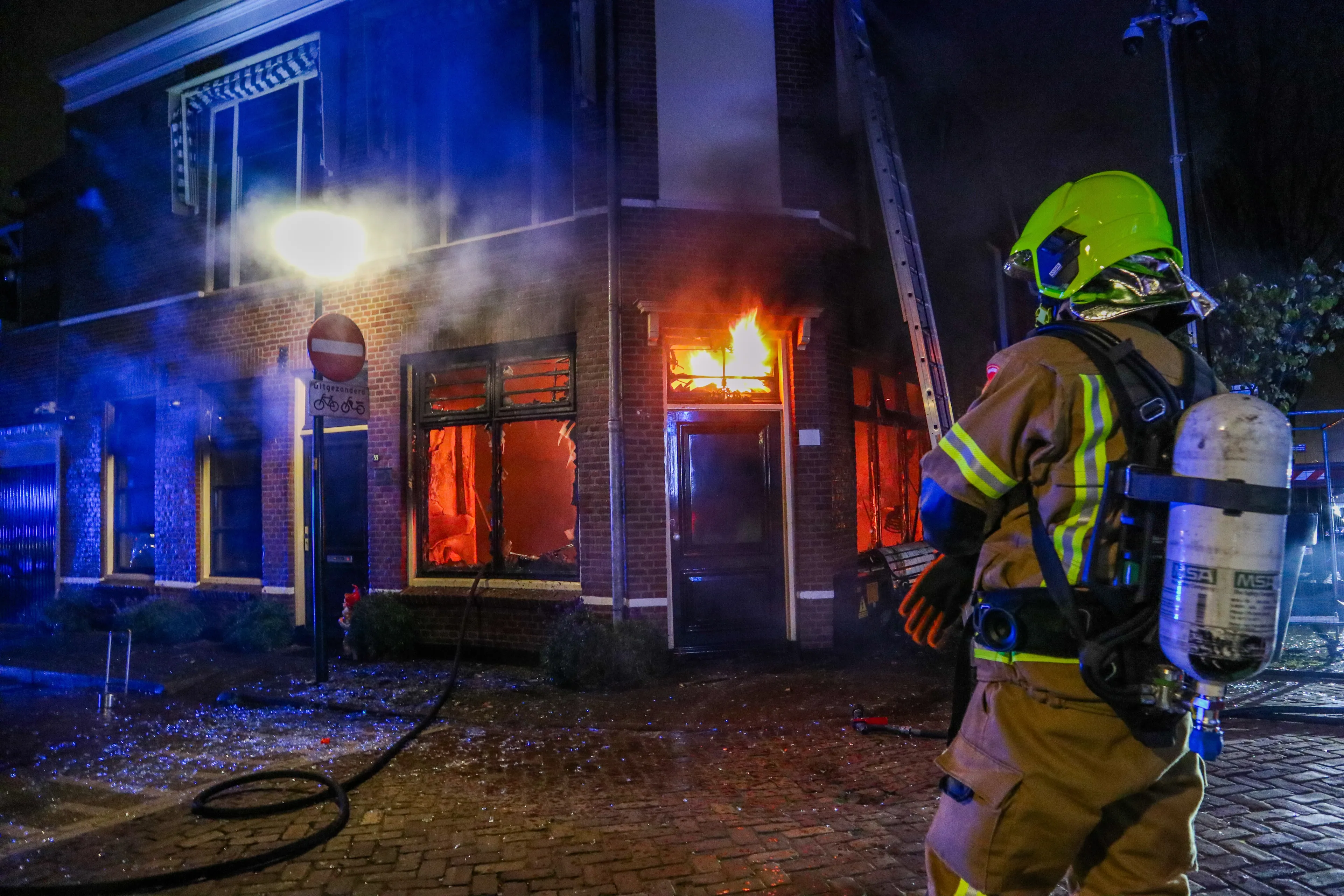 Gebiedsverbod voor loodgieter Vlaardingen, drie mensen gewond na laatste ontploffing