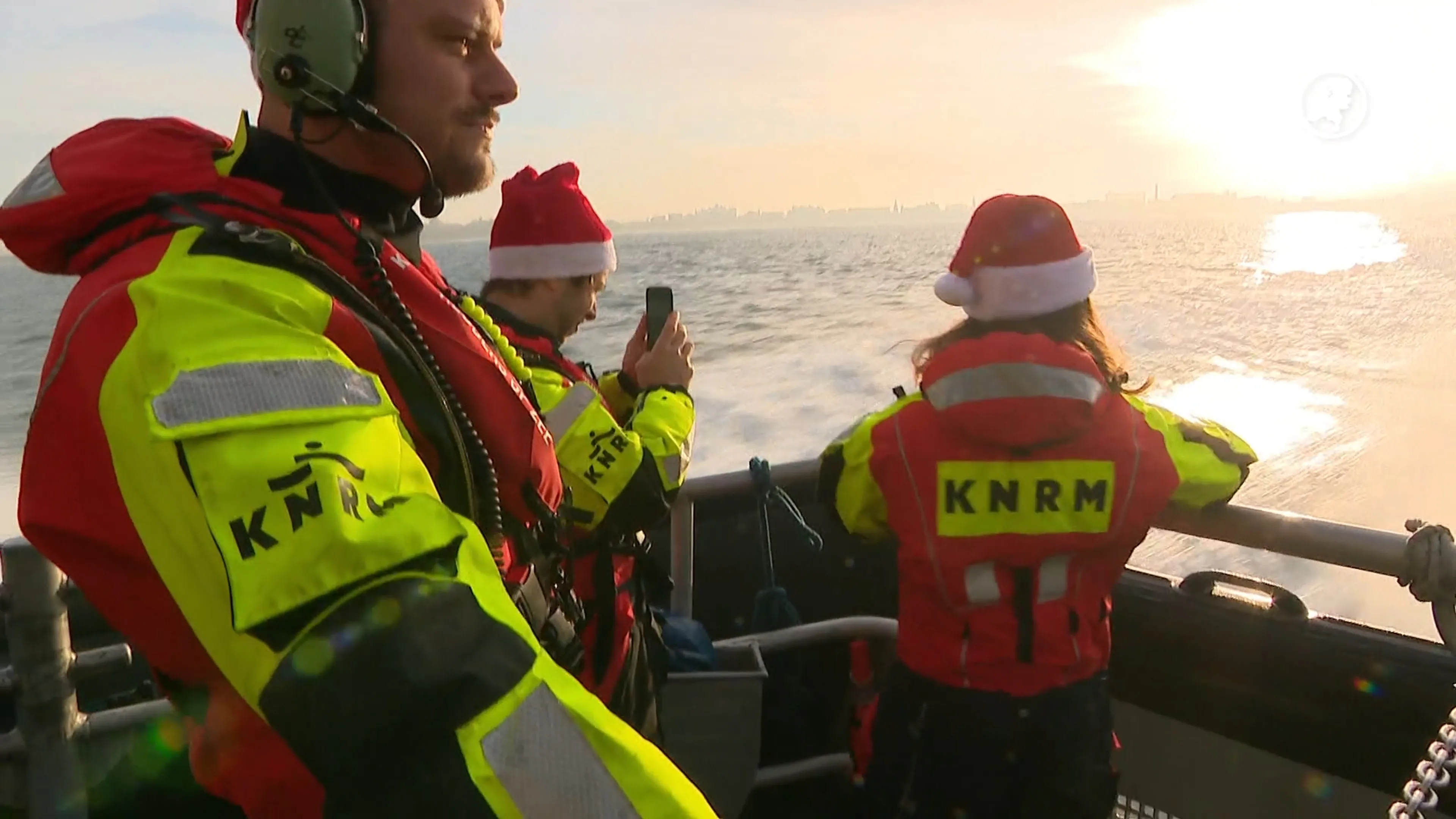 Kerst op zee: KNRM brengt warmte naar wie niet thuis kan zijn