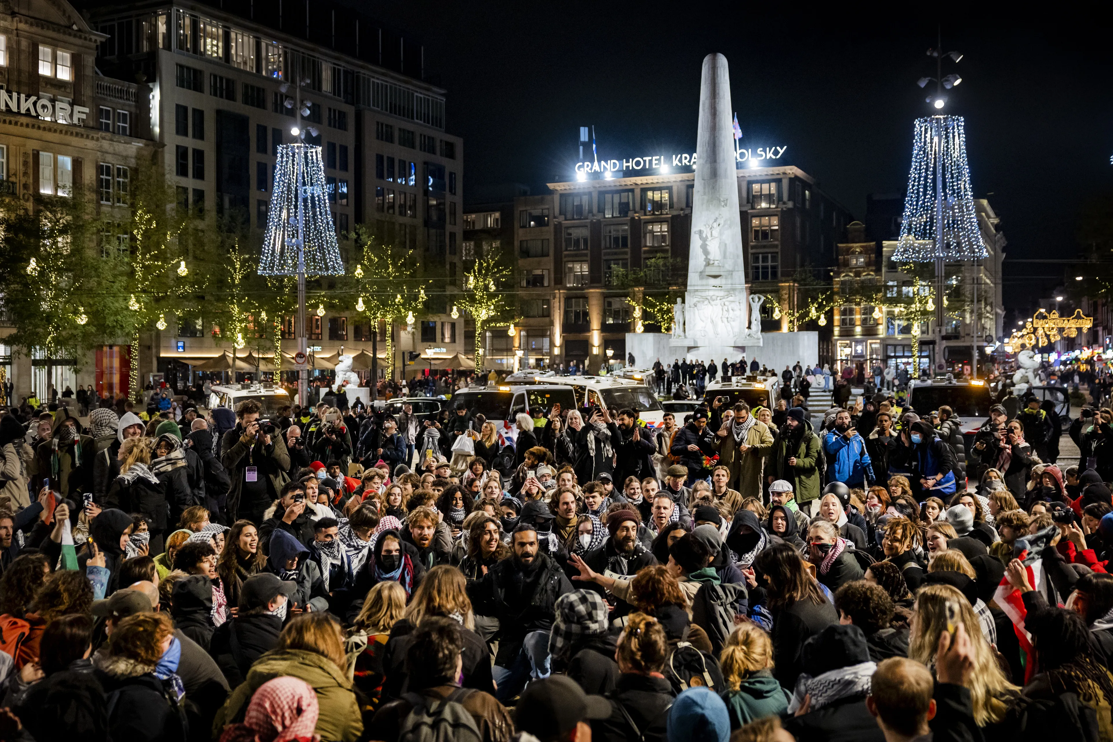 Bijna 300 aanhoudingen rond verboden protest op de Dam
