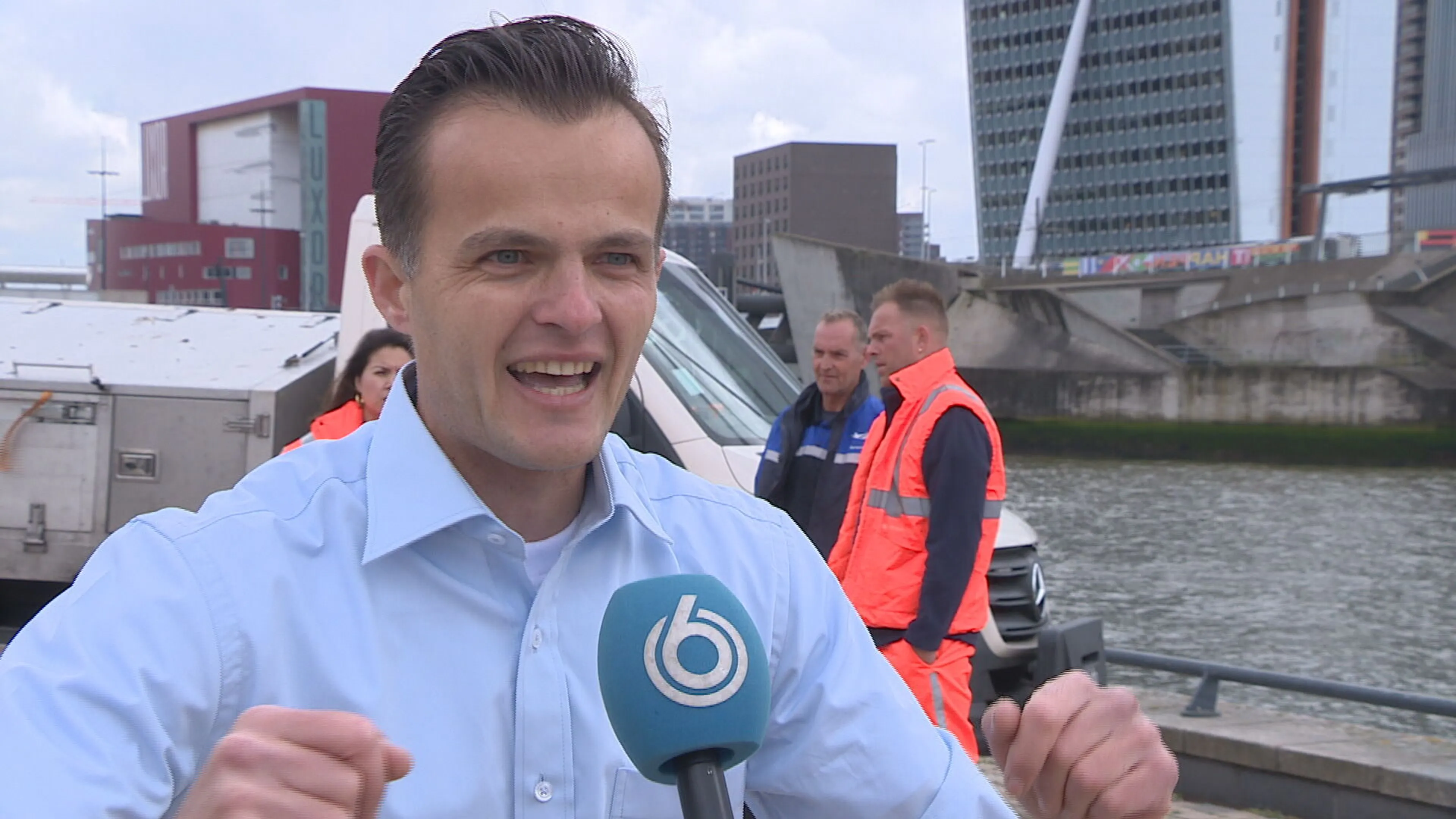 Deze superenthousiaste Rotterdammers houden de stad schoon tijdens het Songfestival