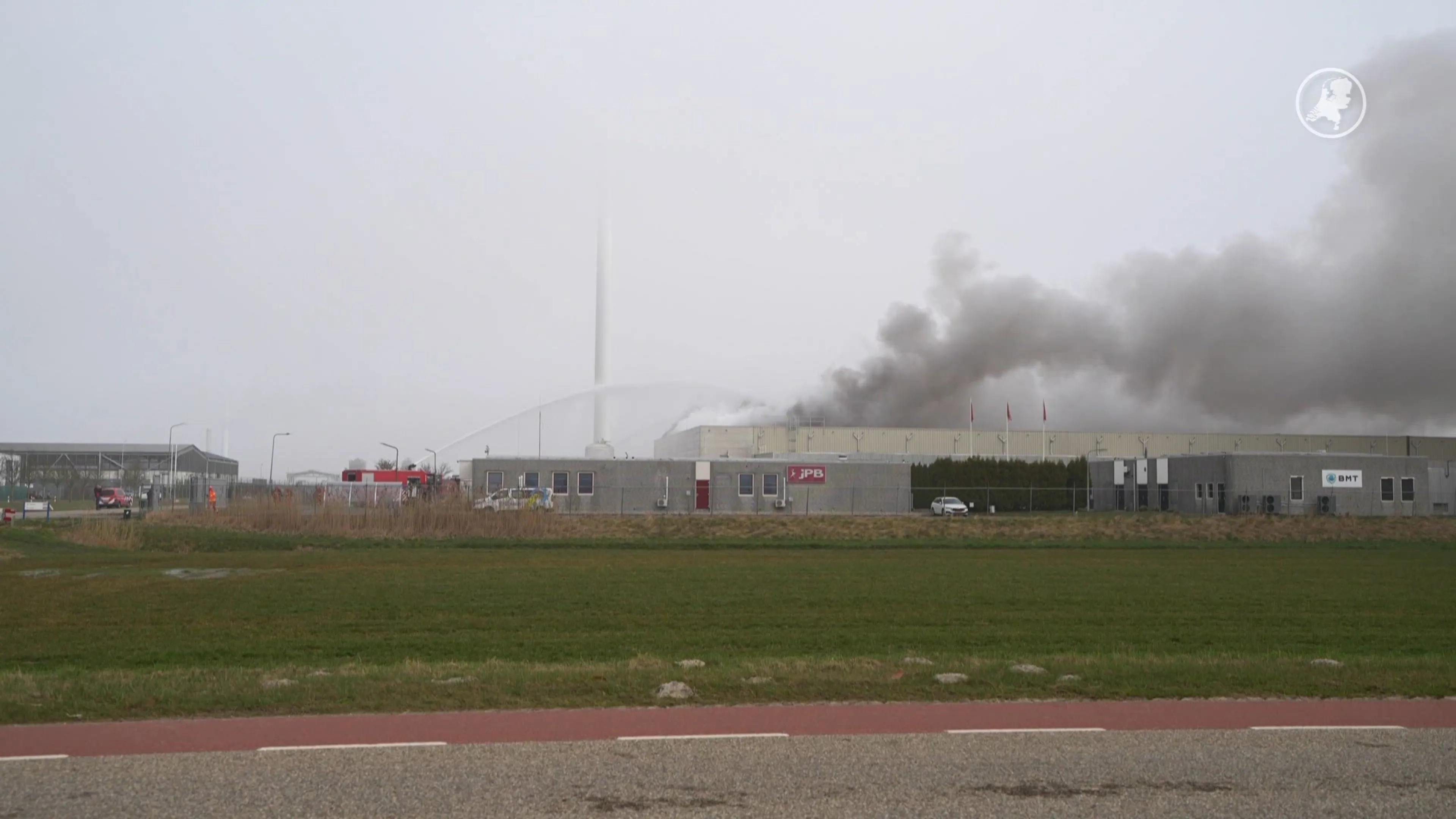 NL-Alert voor brand bij bedrijf met chemische stoffen in Farmsum