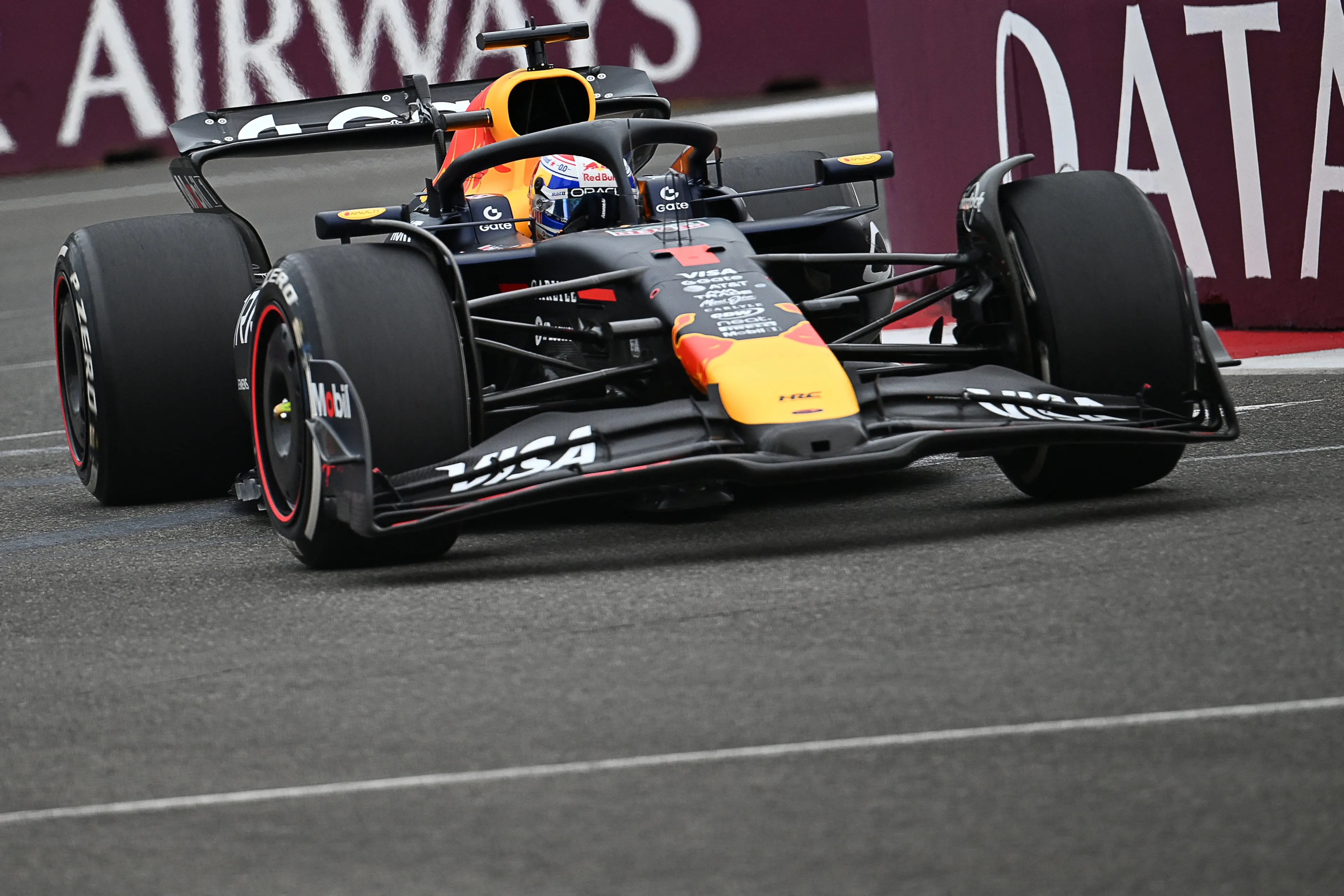 Verstappen heer en meester bij GP Azerbeidzjan, WK-concurrent Piastri valt uit