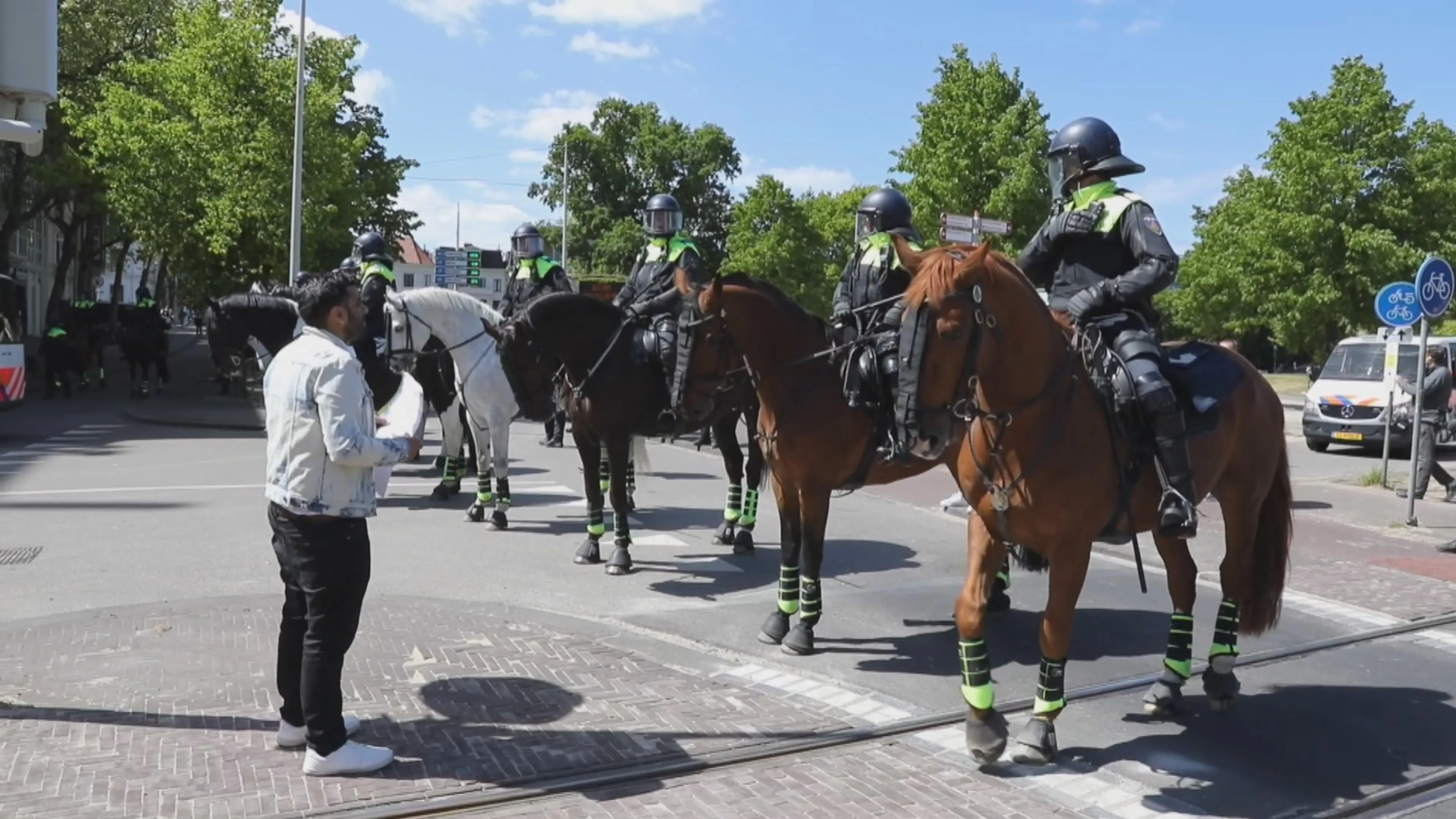 Tientallen aanhoudingen in Den Haag tijdens protestactie tegen lockdown