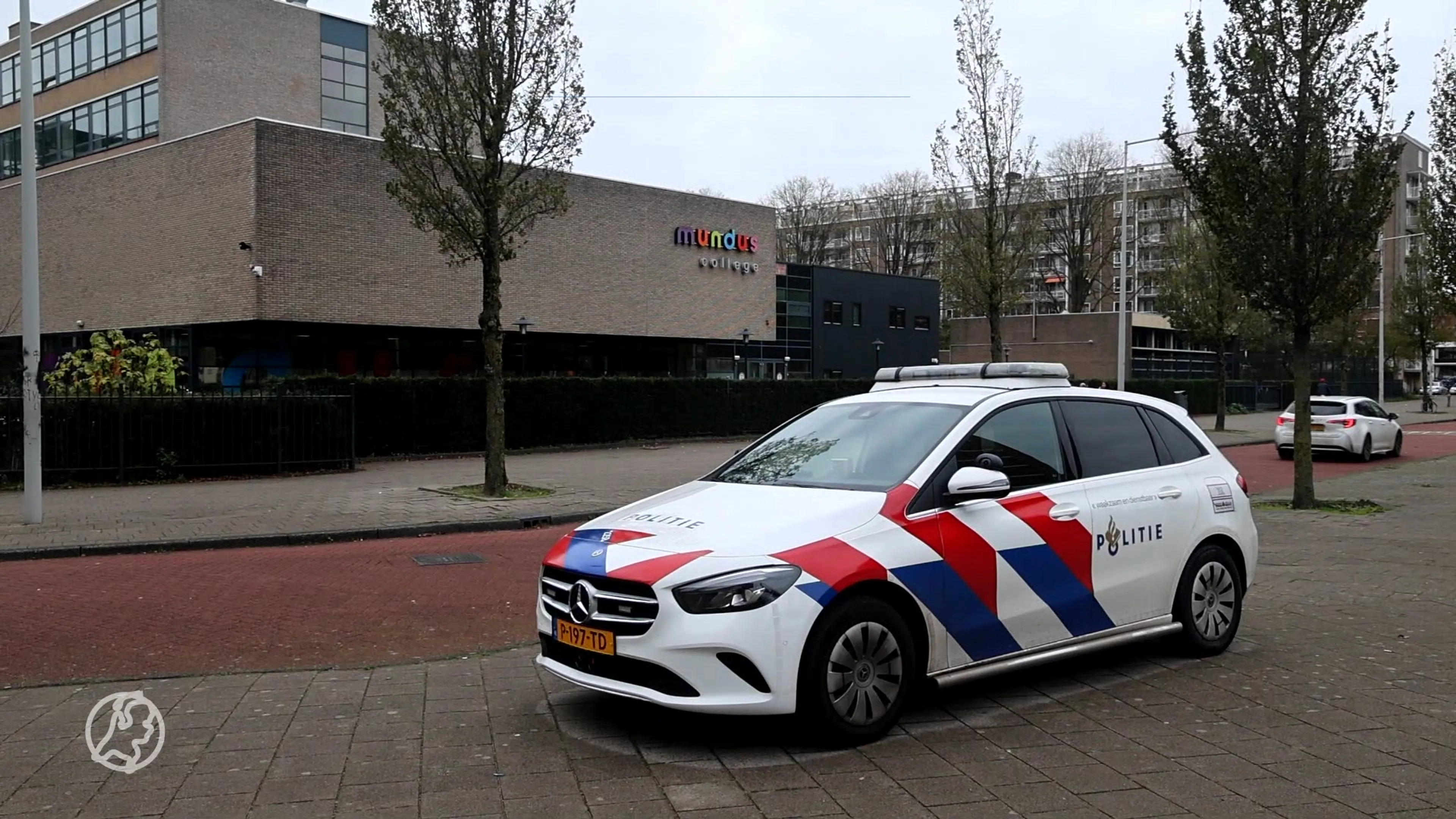 Meer dan tien middelbare scholen in Amsterdam bedreigd