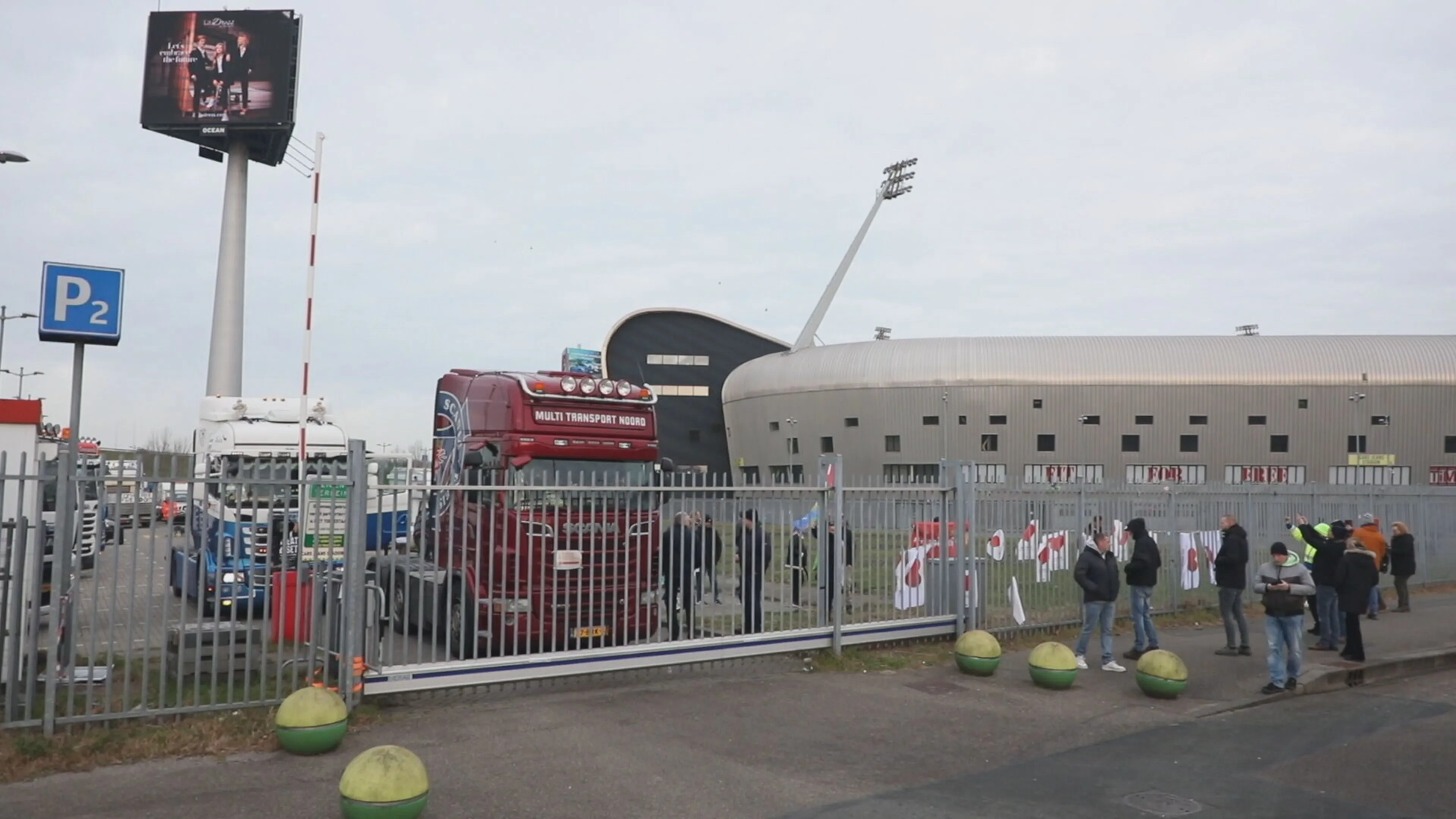 Gemeente Den Haag: groep truckers wil niet weg bij ADO-stadion