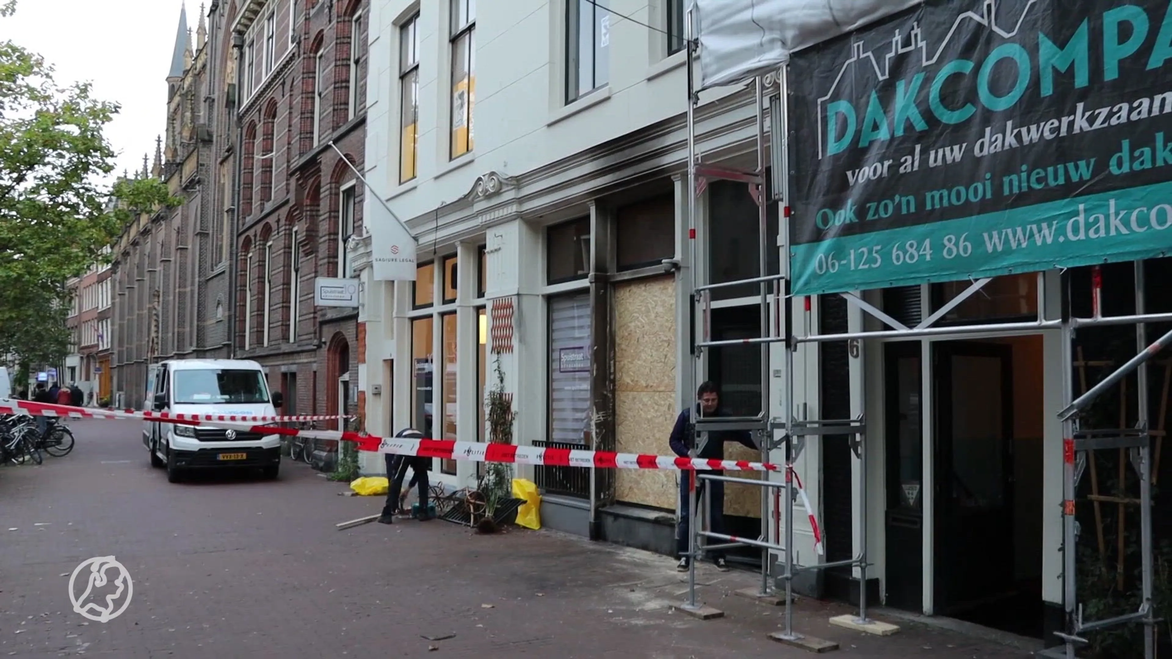 Brand na explosie bij advocatenkantoor in centrum Amsterdam