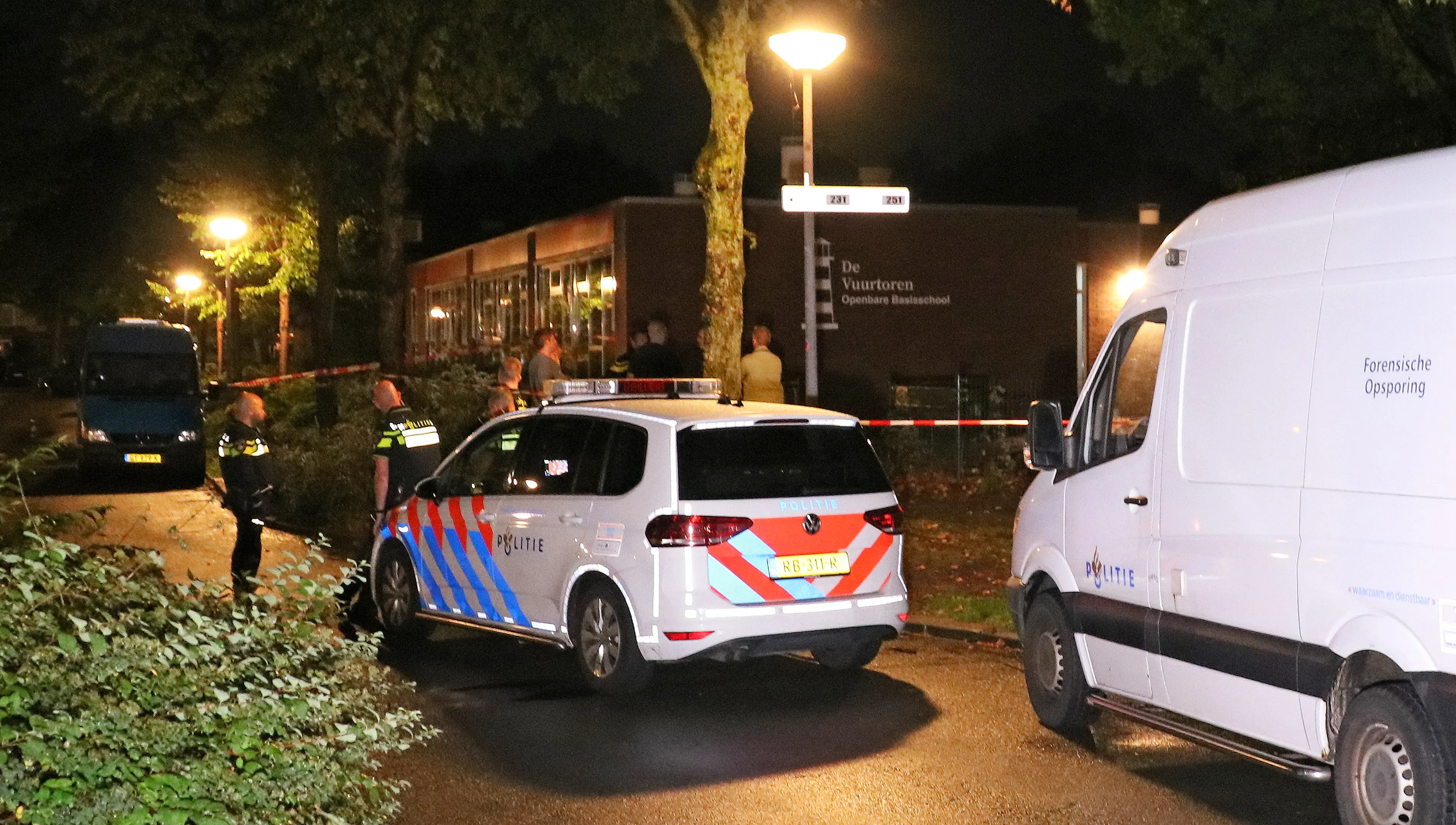 Man (19) doodgestoken op schoolplein in Groningen, basisschool blijft dicht