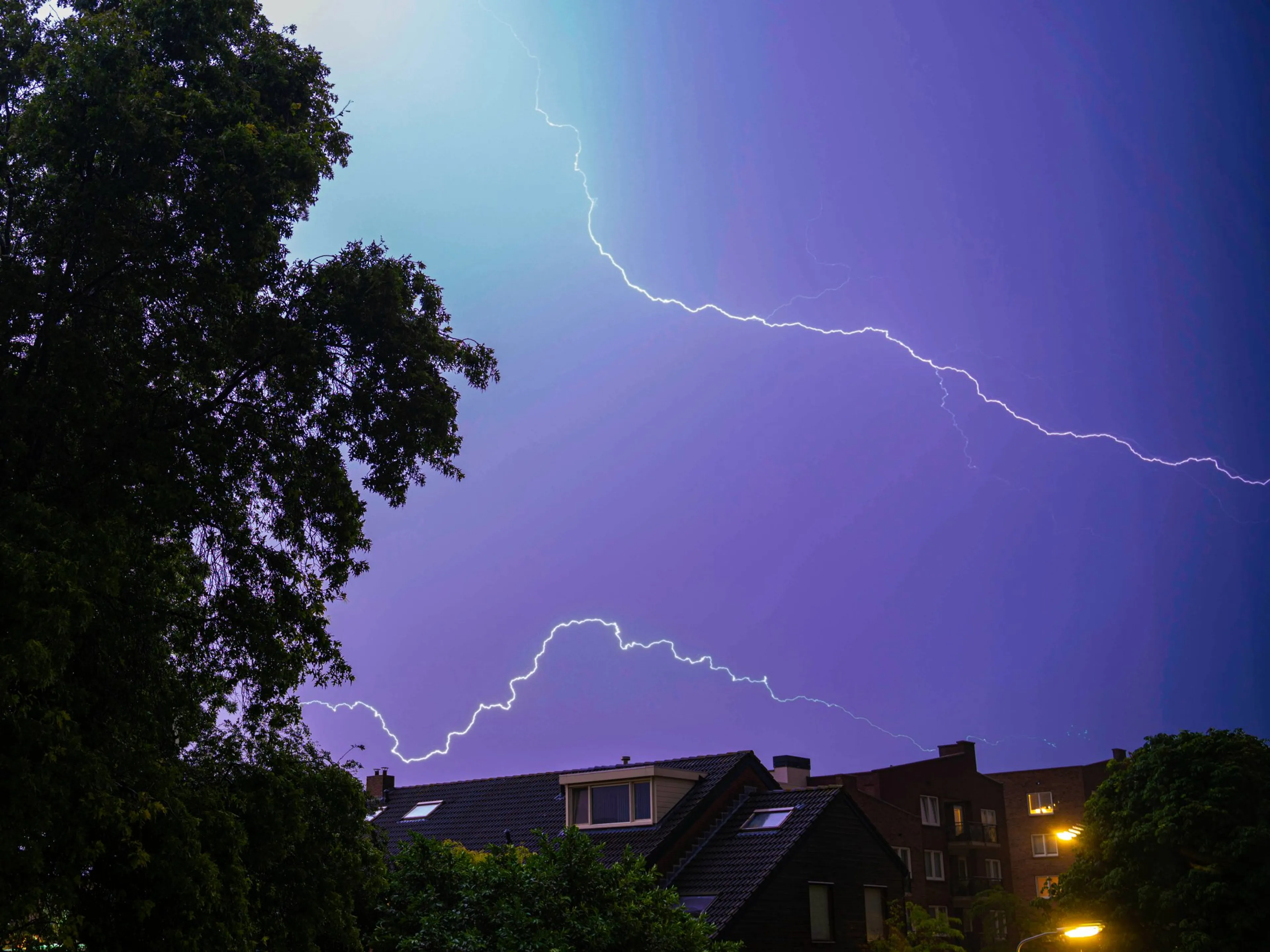 Pittige onweersbuien in aantocht: dit staat ons te wachten