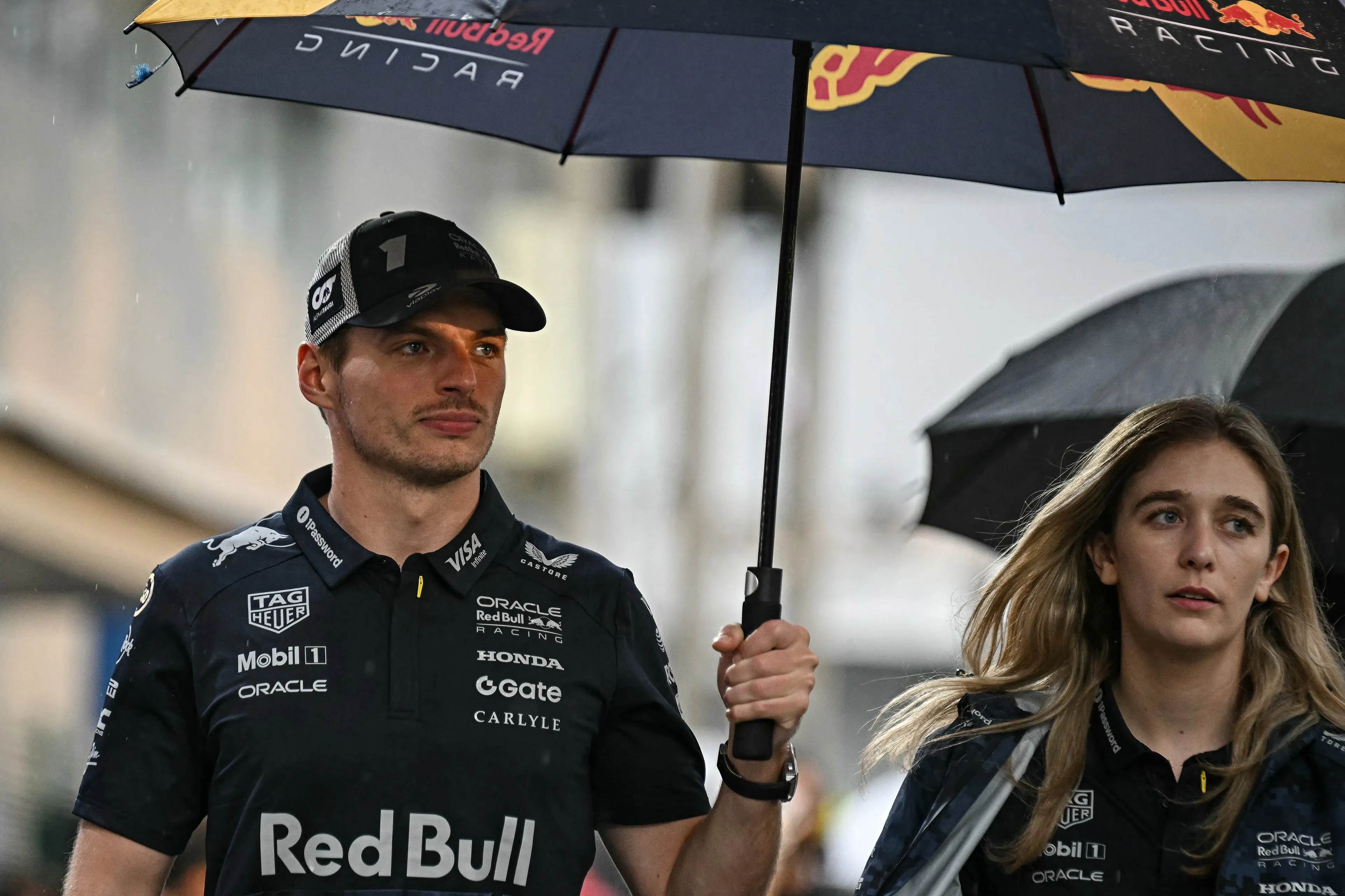 Max Verstappen eindigt op tweede plek in Singapore, Russell wint