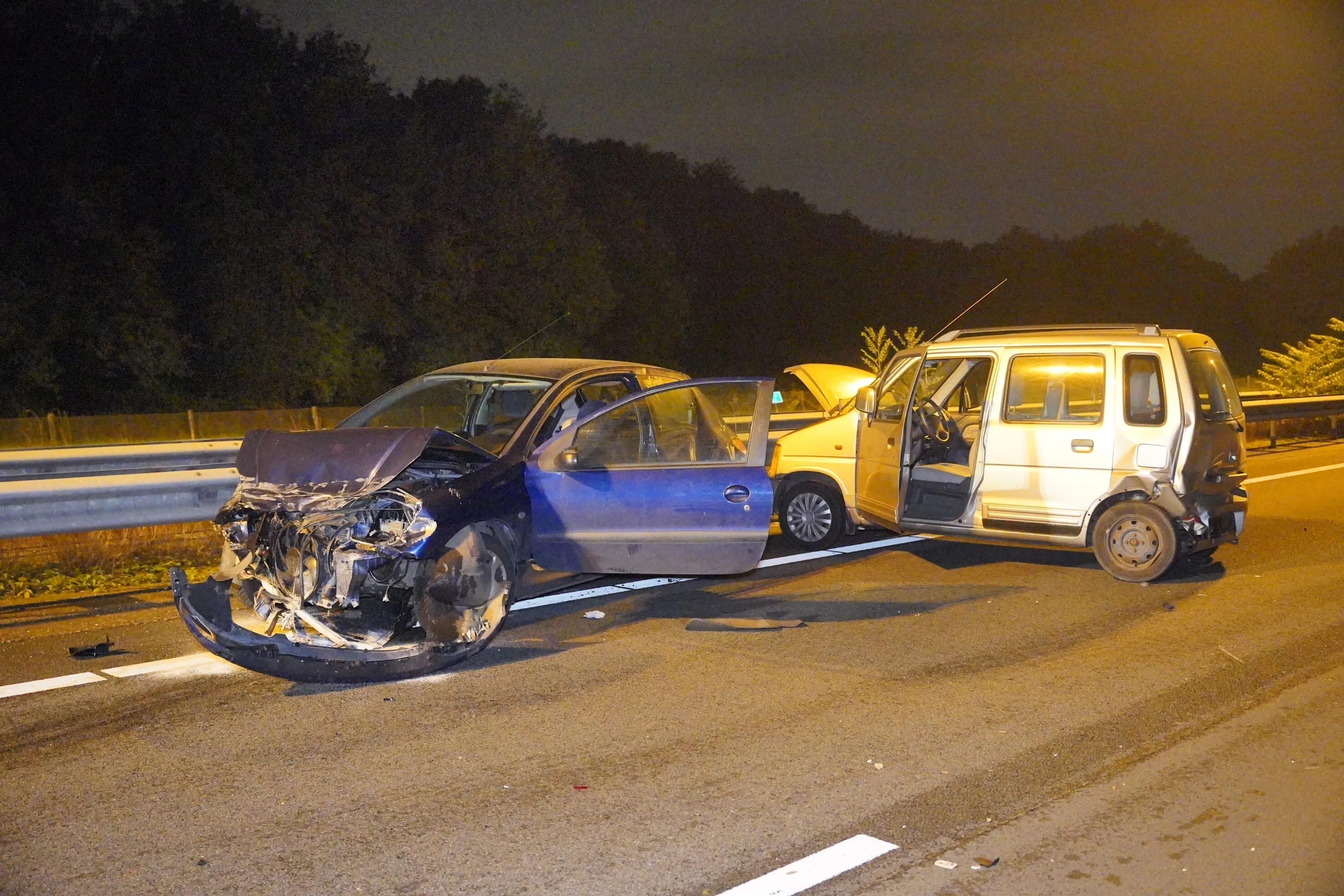 Vijf auto's knallen op elkaar bij kettingbotsing op A73