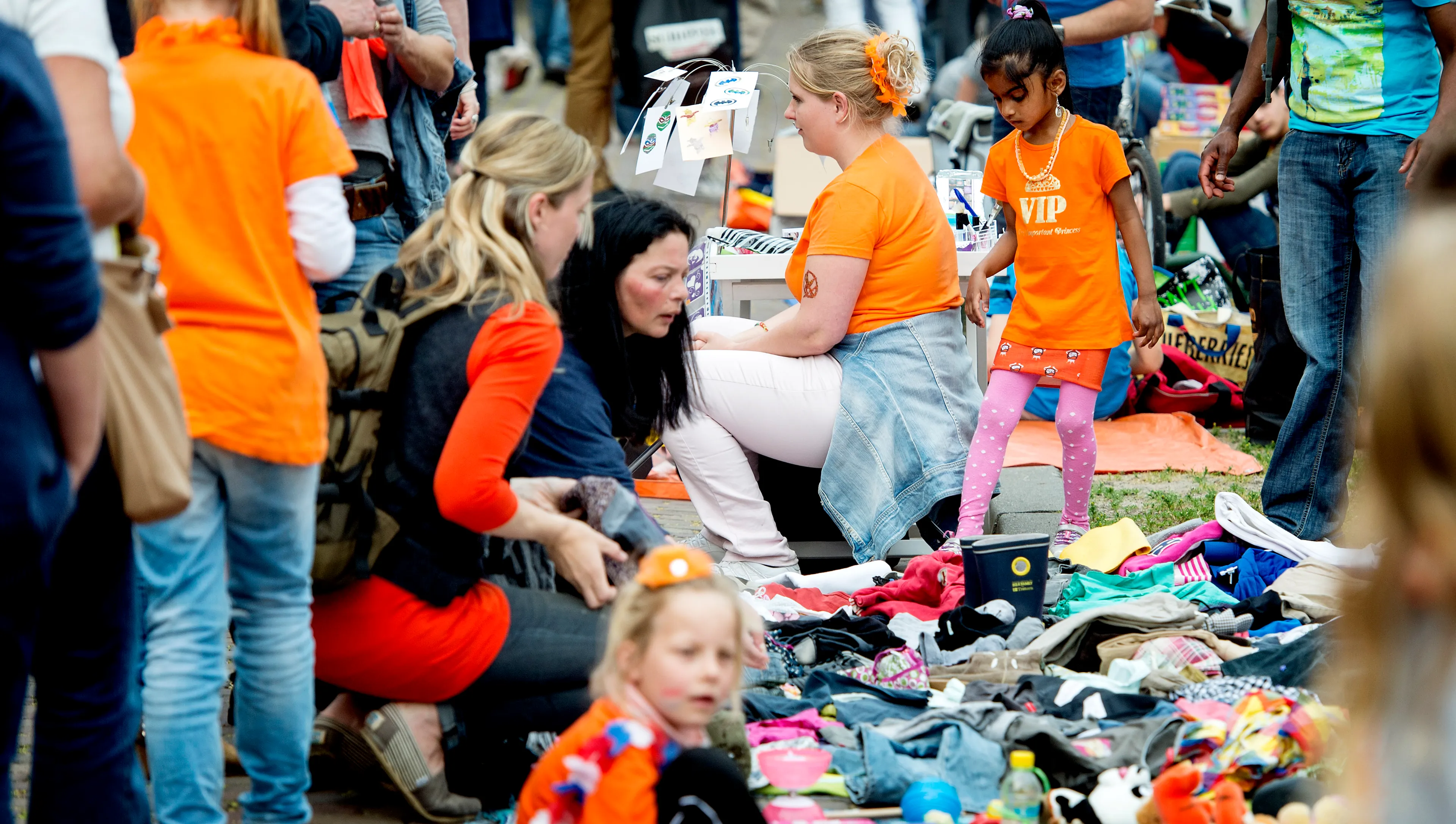 Hoe vier jij dit jaar Koningsdag? Laat het ons weten