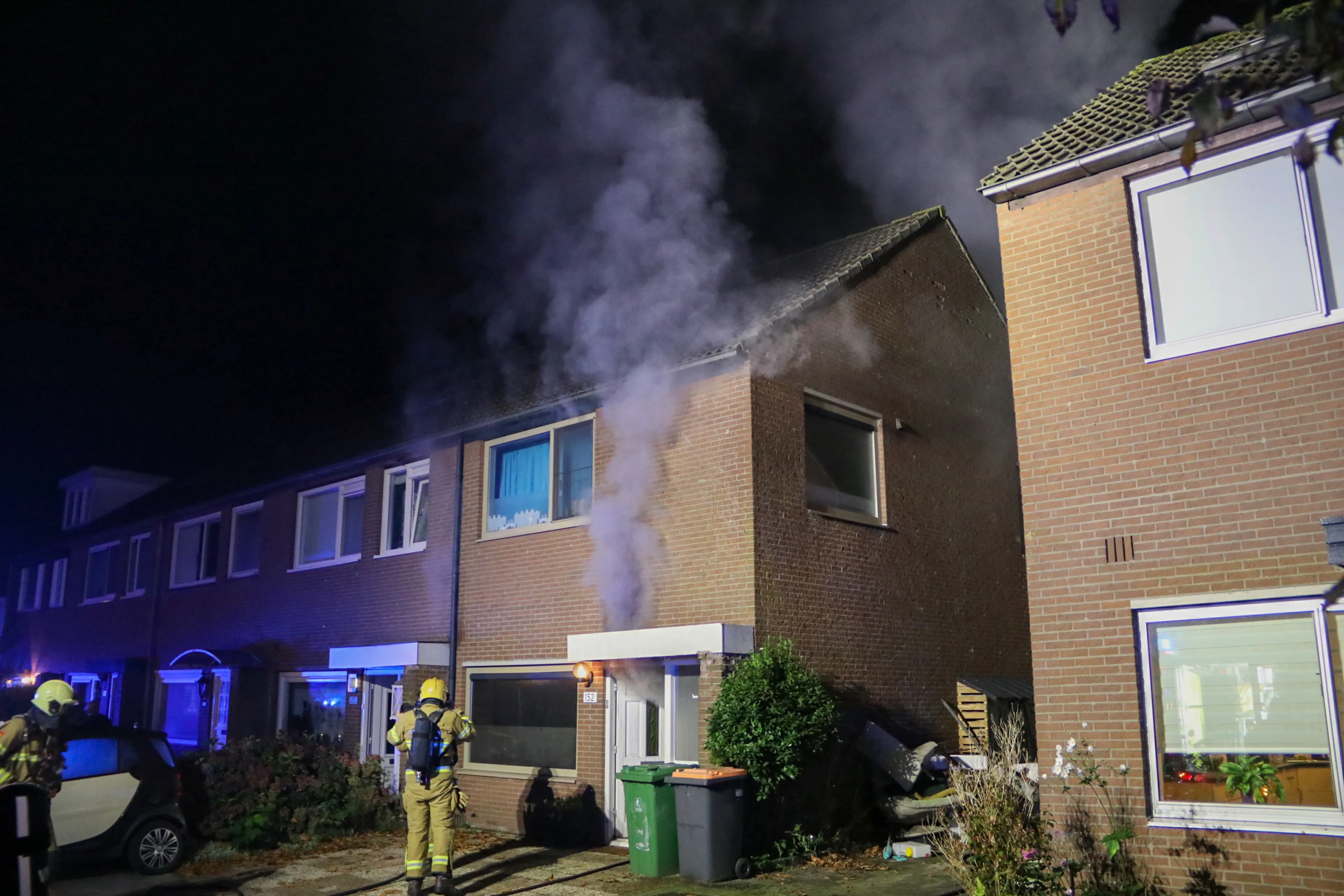 Gezin moet huis uit vluchten bij felle woningbrand Apeldoorn