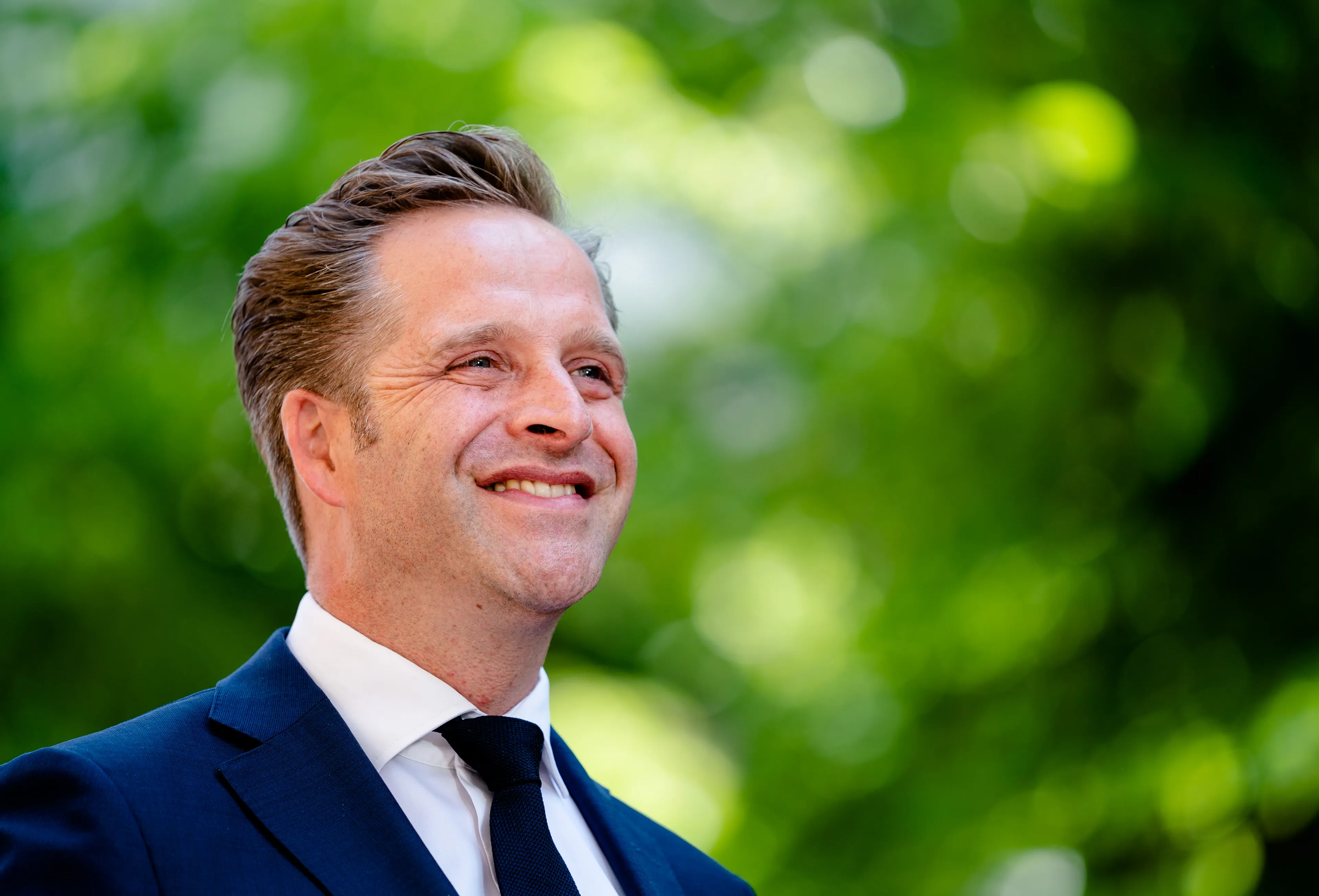 Van gouden platen tot guilty pleasures: Hugo de Jonge deelt dé hitlijst van deze zomer