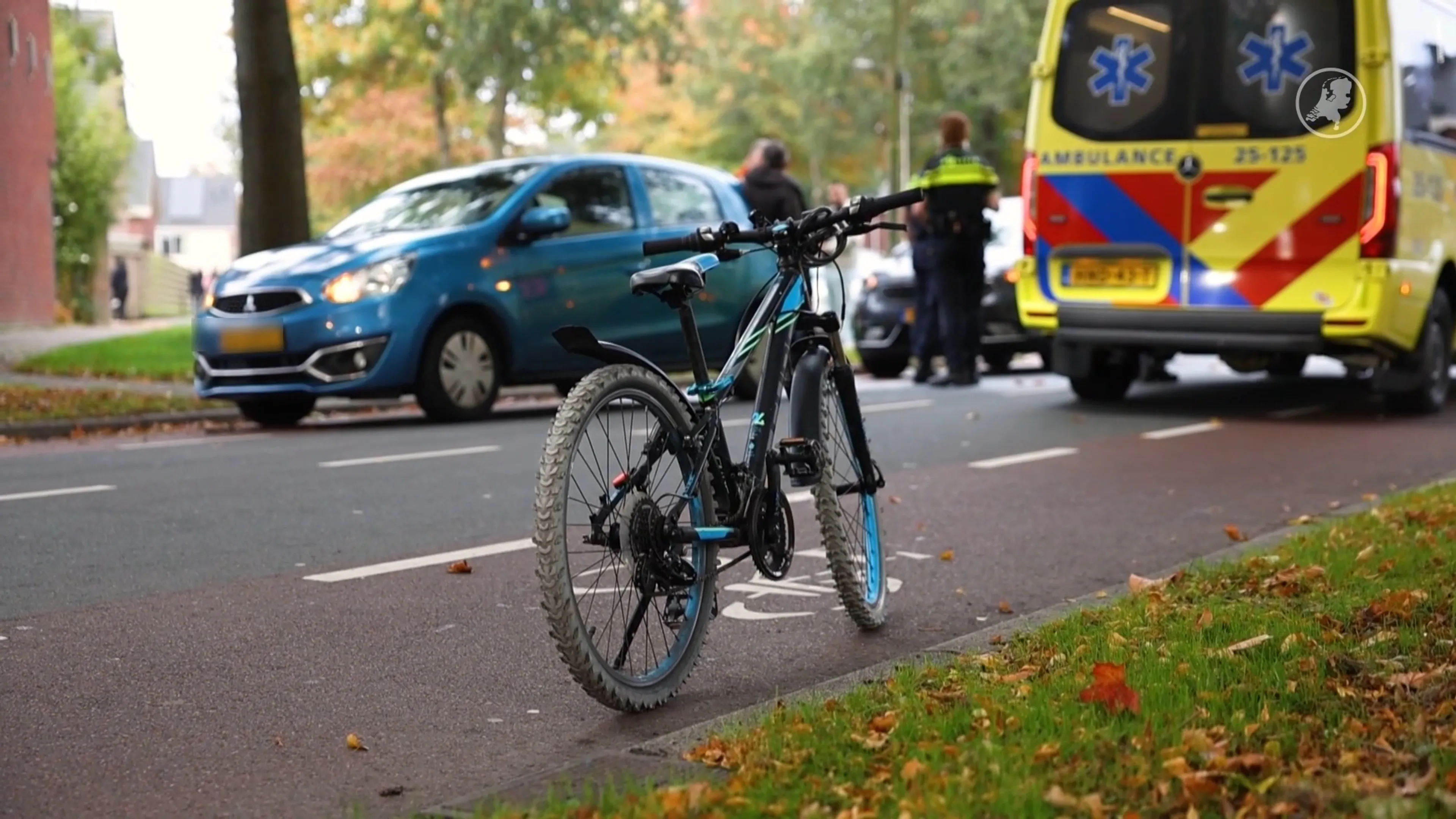 Ongeval: jongetje onder de auto beland tijdens botsing op het kruispunt