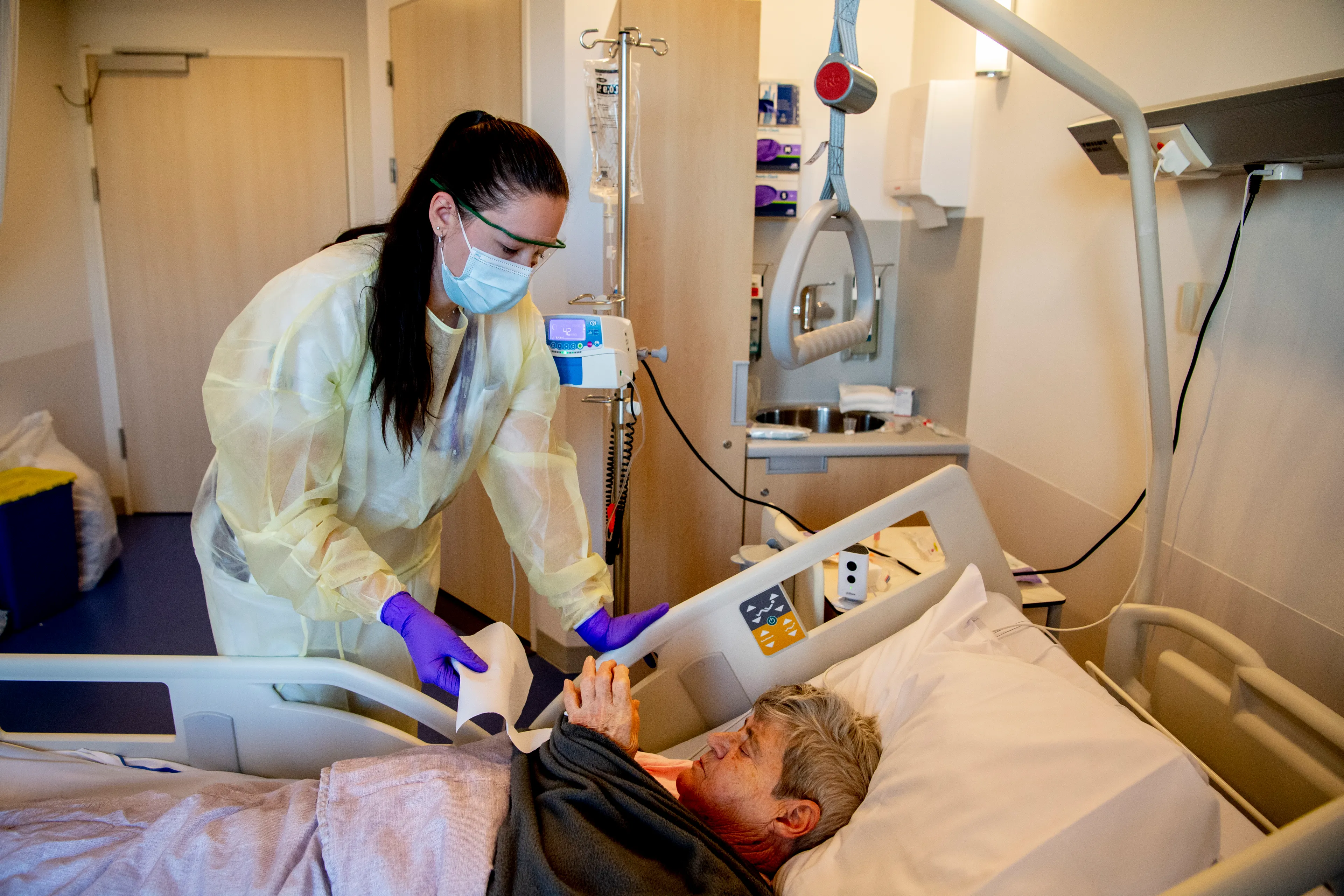 Aantal coronapatiënten in ziekenhuizen loopt weer op