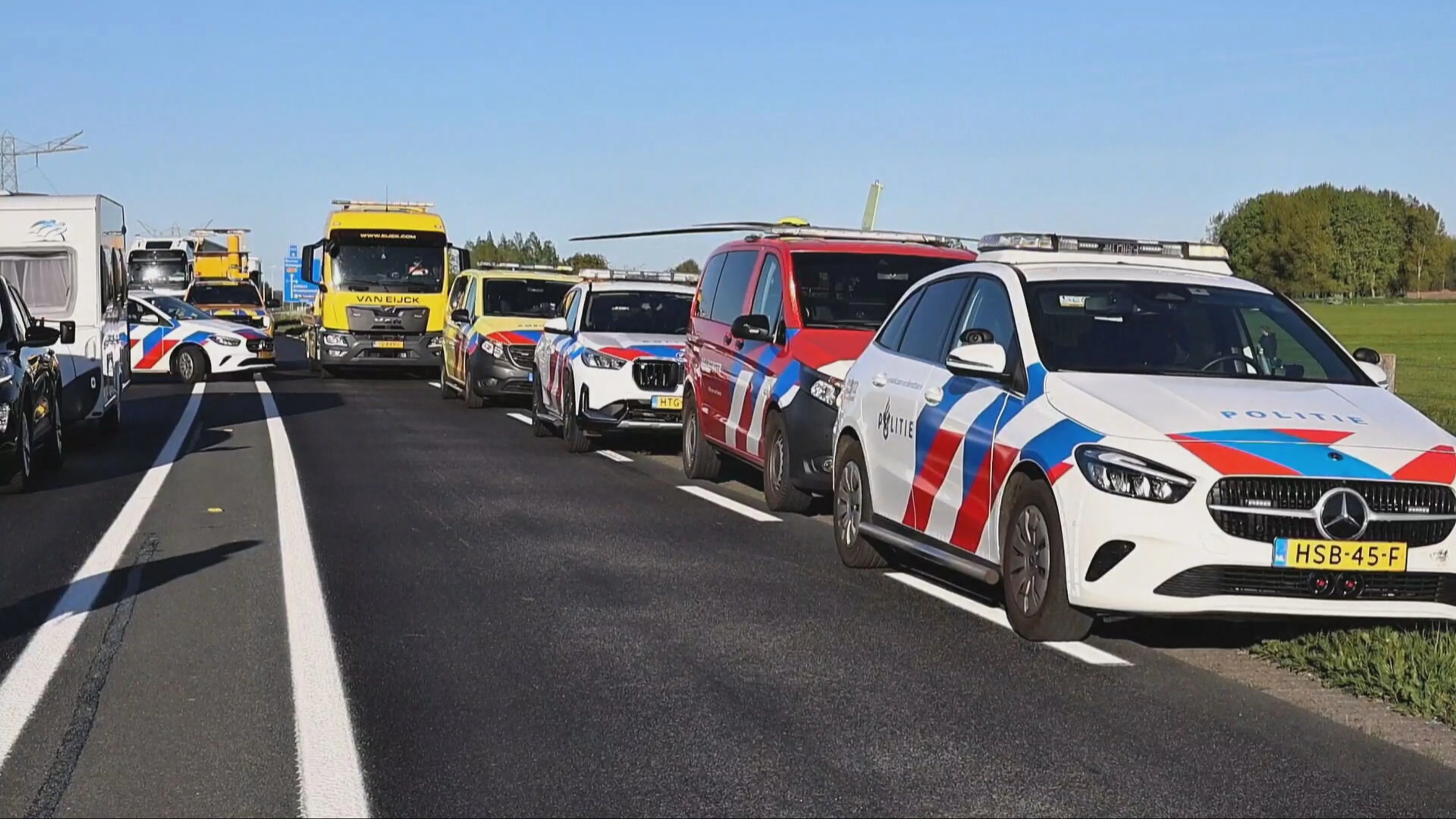 Automobilist overlijdt bij zwaar ongeluk in Beneden-Leeuwen