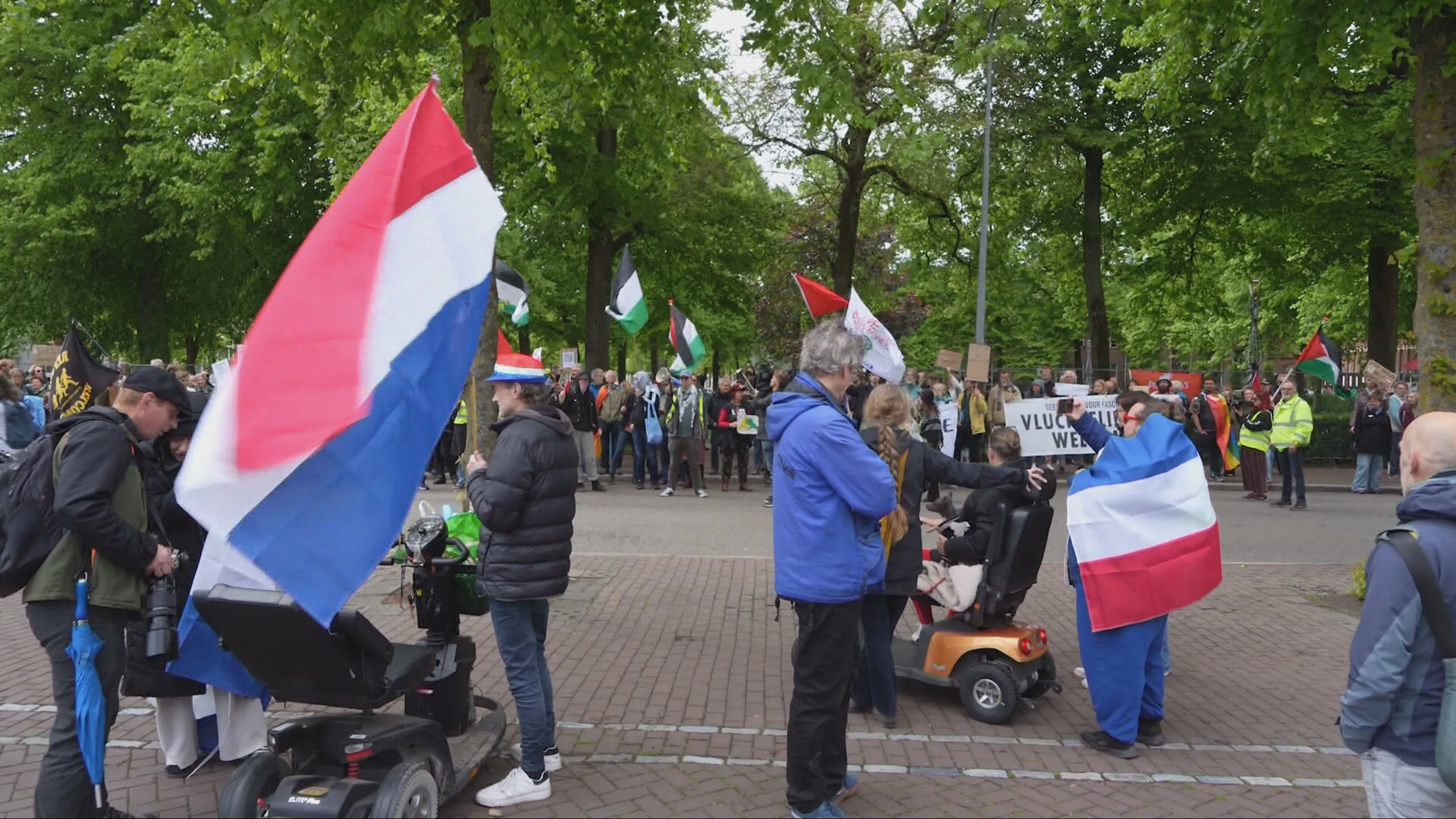Nationaal Protest in meerdere steden, ook tegengeluid