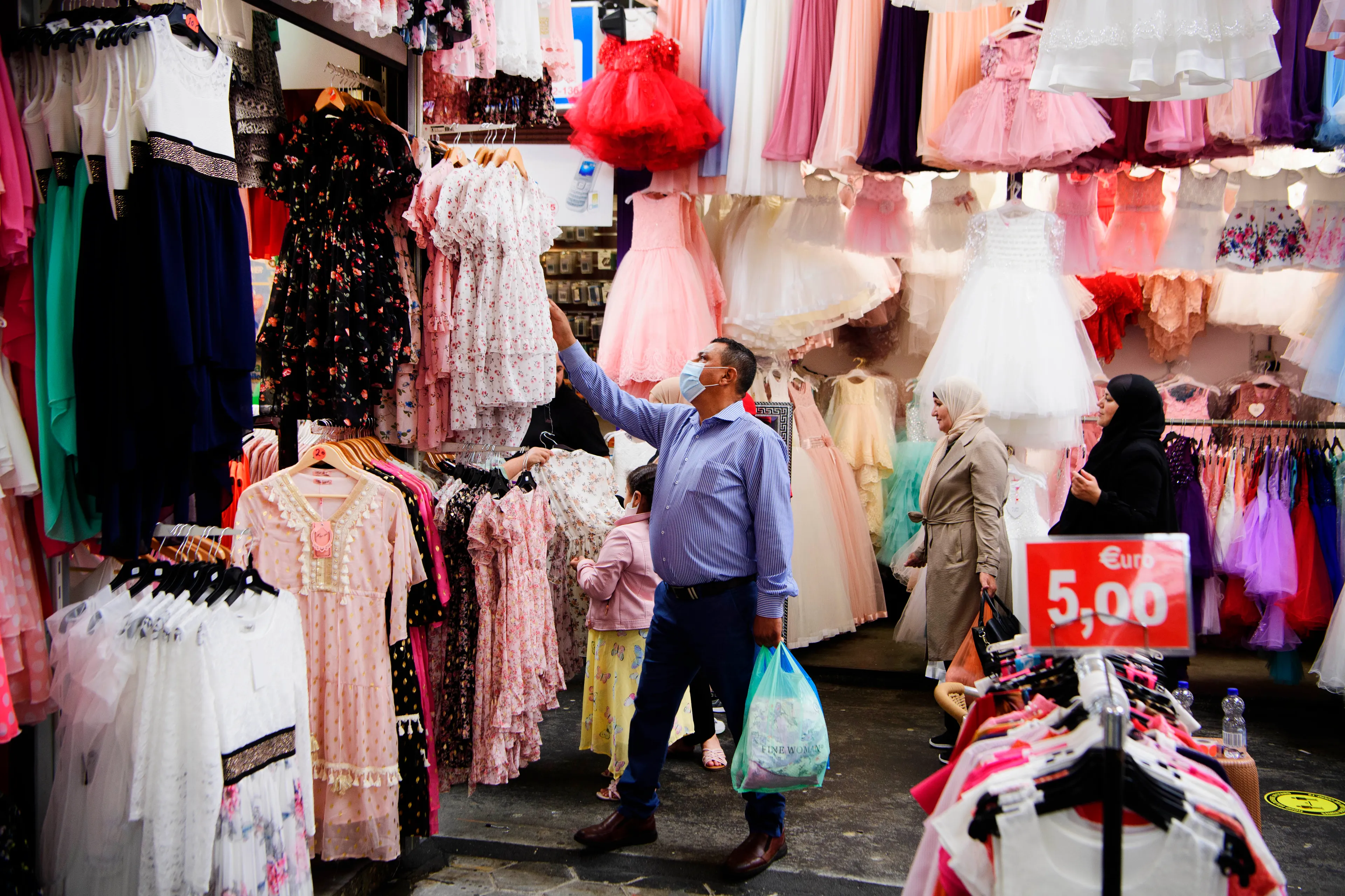 Bazaar Beverwijk half uur voor sluitingstijd ontruimd om coronamaatregelen