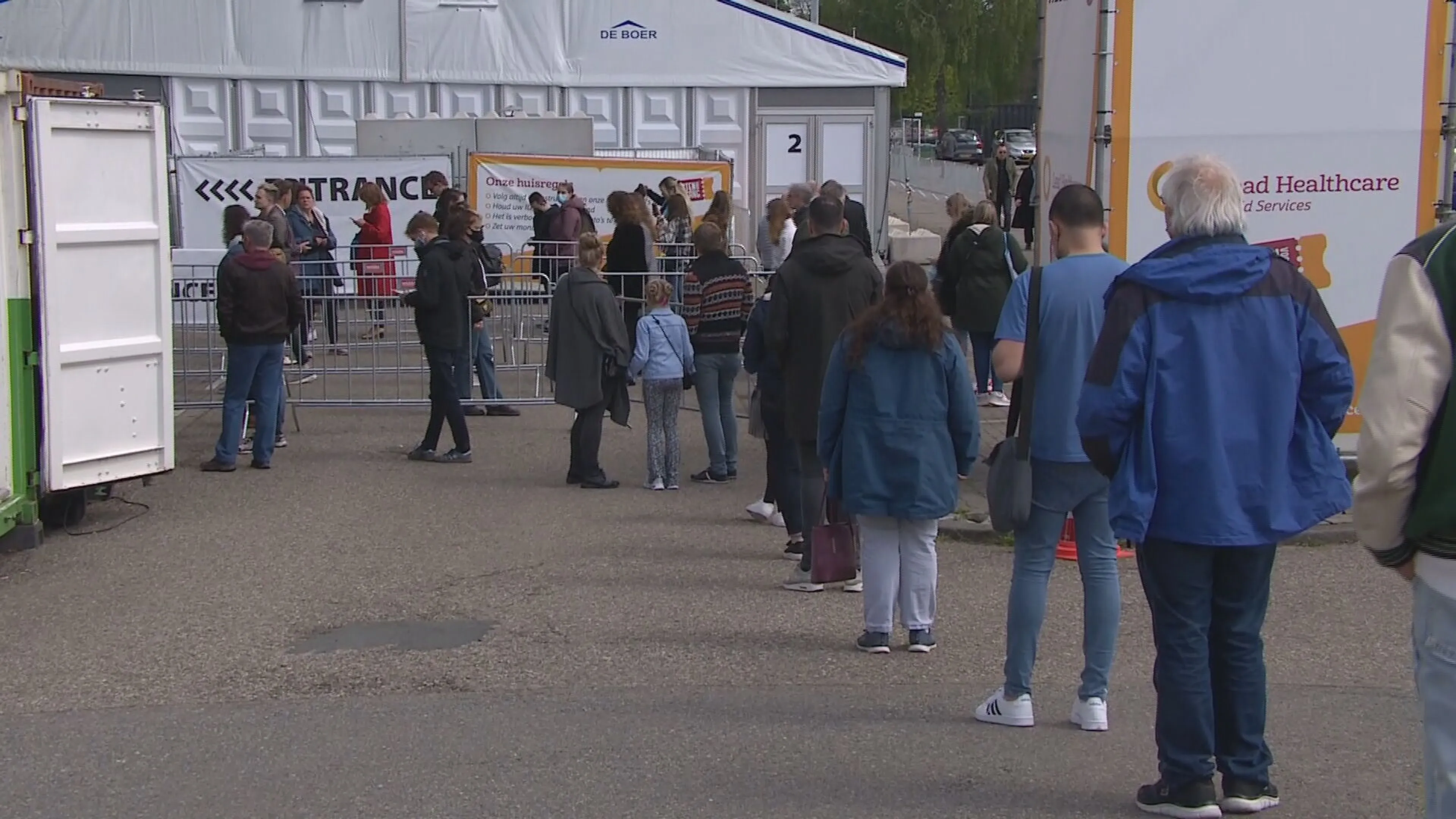 Lange rijen bij tests voor Songfestival: 'Iedereen is zenuwachtig'