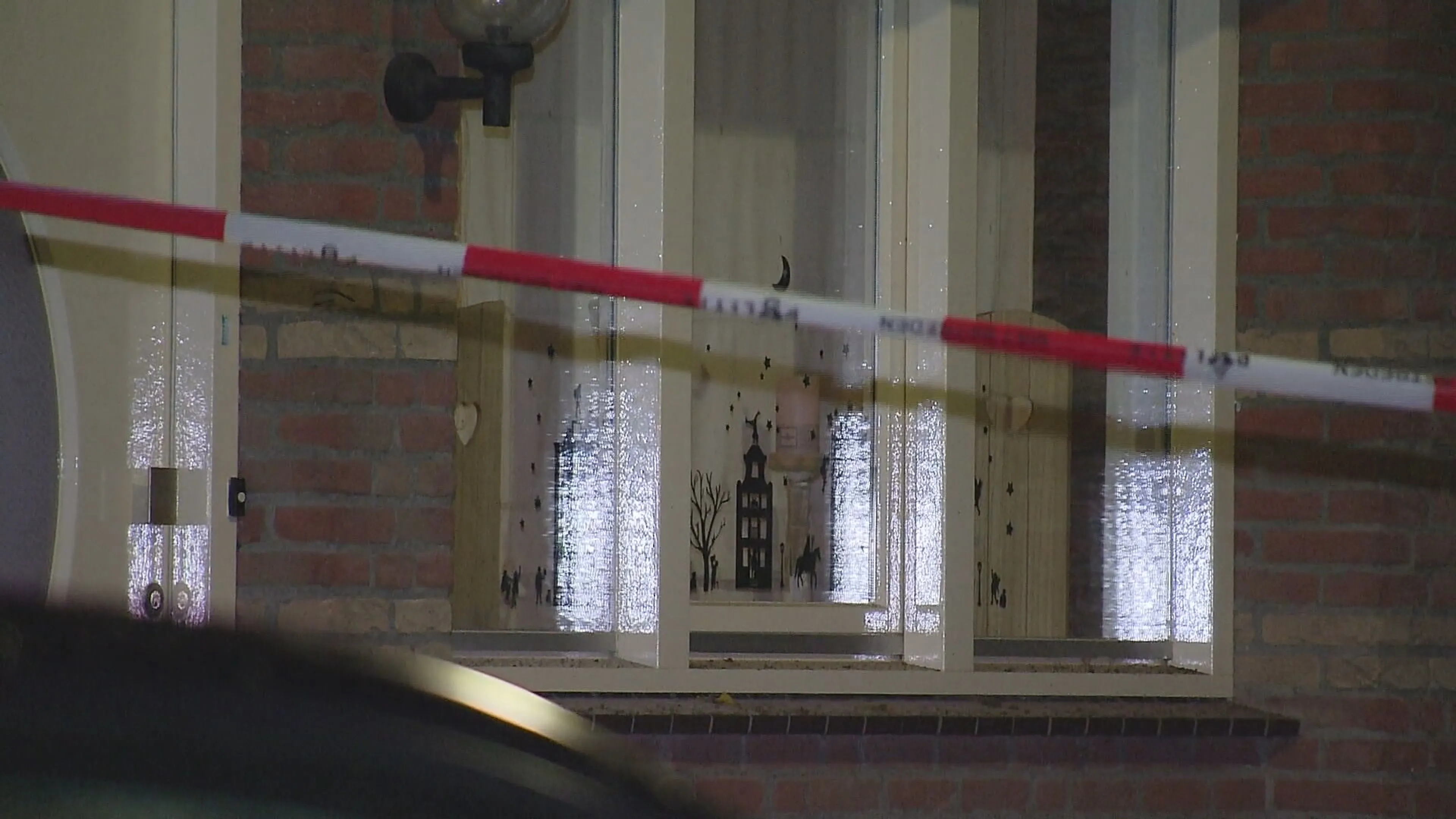 Woning beschoten in Born, meerdere kogelgaten gevonden