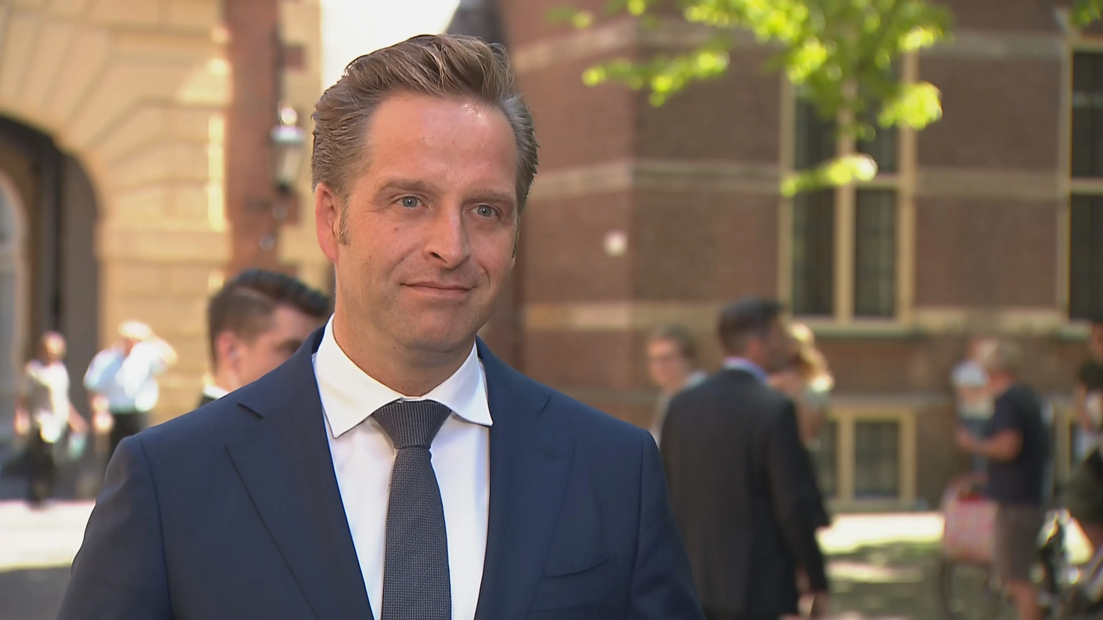De Jonge: 'Huisartsen moeten vaart maken met doorgeven vaccinaties'