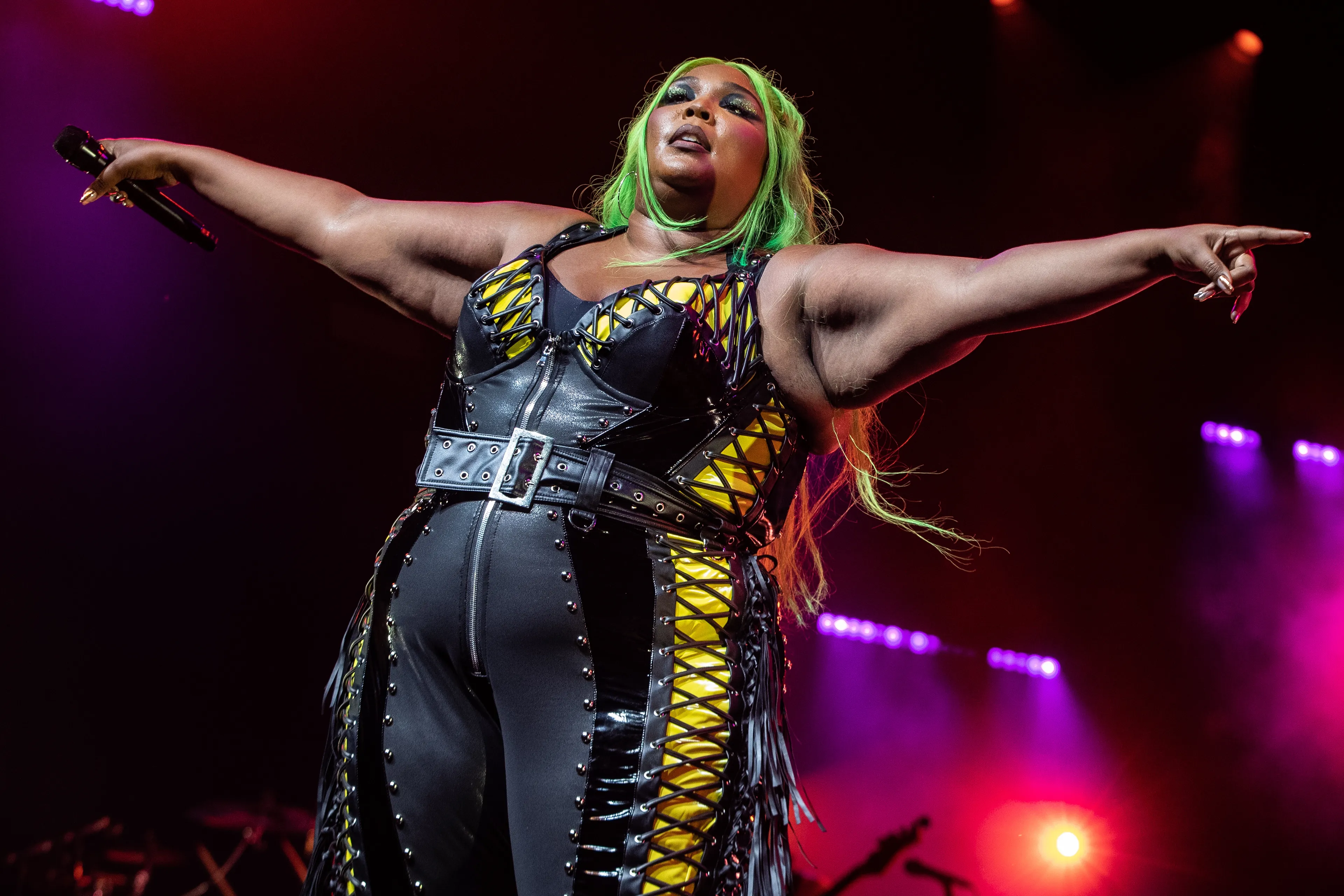 Oud-medewerkers Lizzo klappen uit de school na 'wangedrag' in Amsterdamse bananenbar