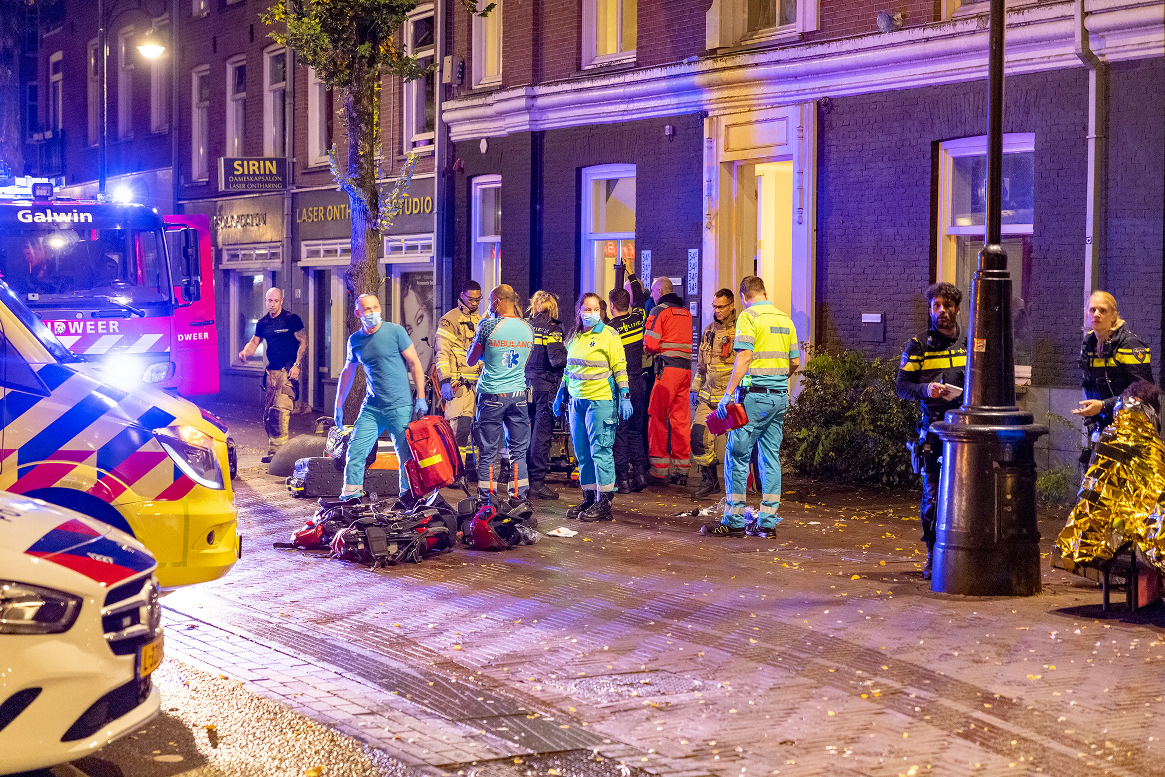 Man (93) overlijdt aan verwondingen na woningbrand in Amsterdam