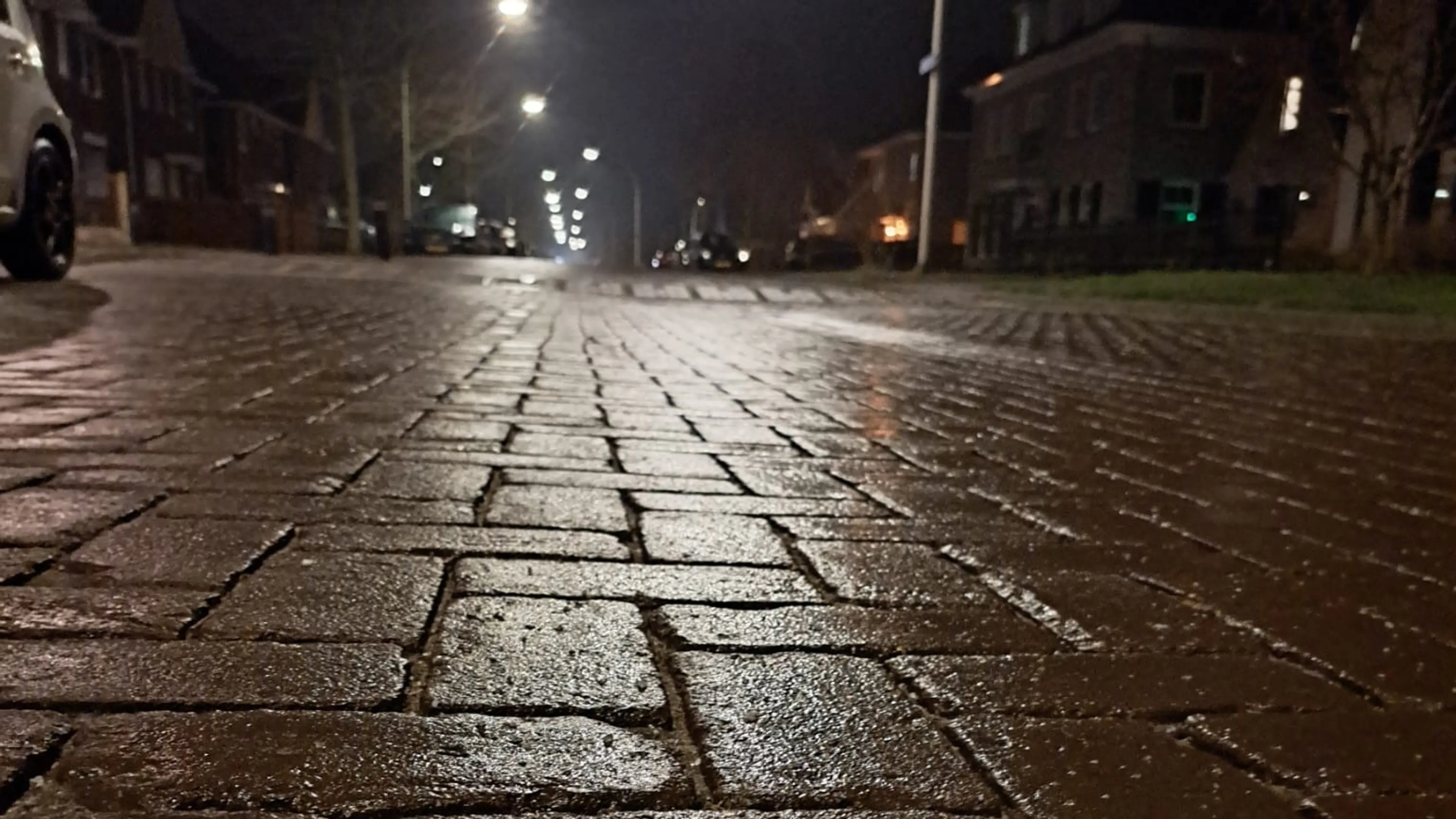 Code geel in helft Nederland: verraderlijke gladheid door ijzel