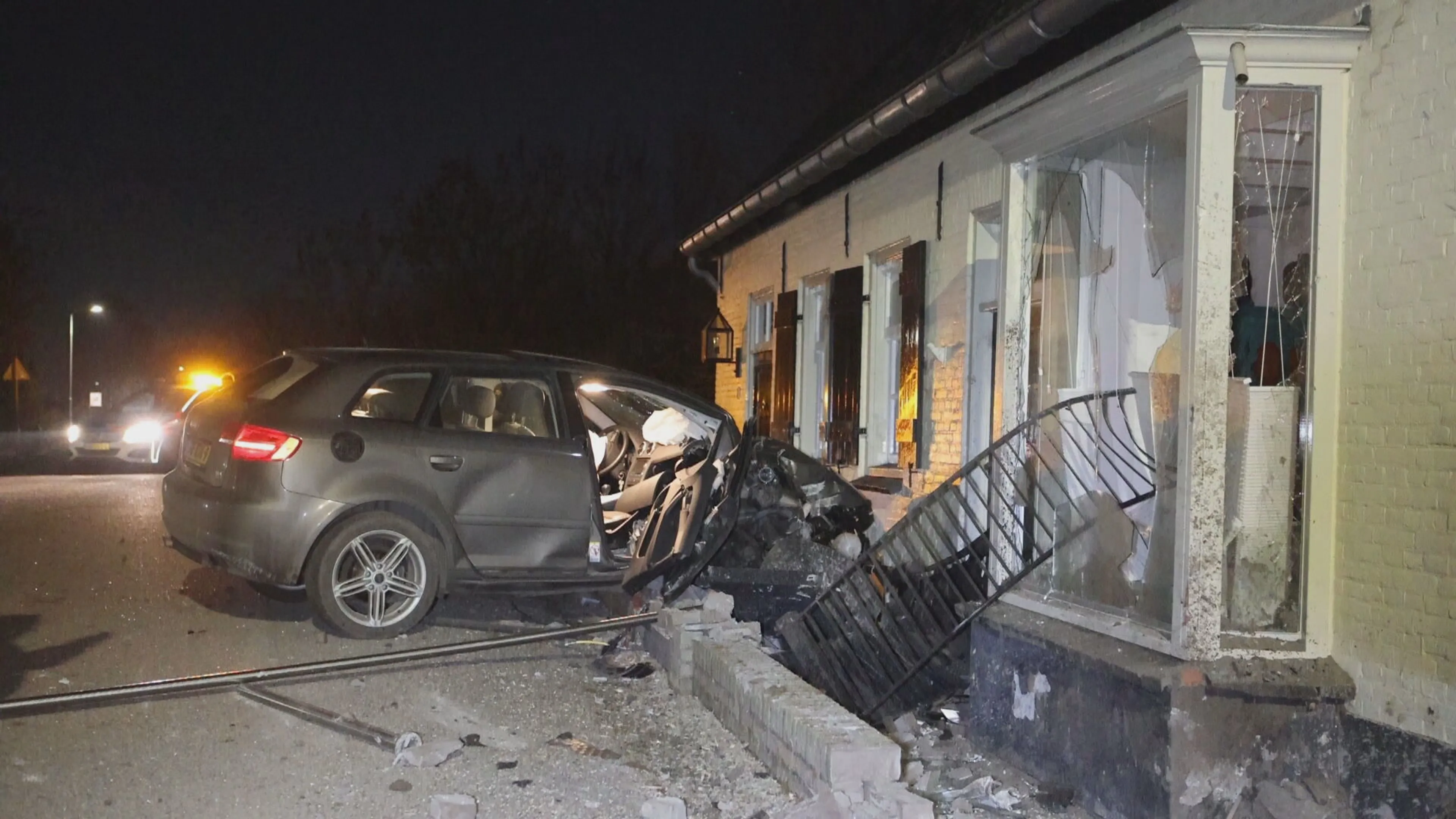 'Dronken automobilist' ramt woning in Aalst