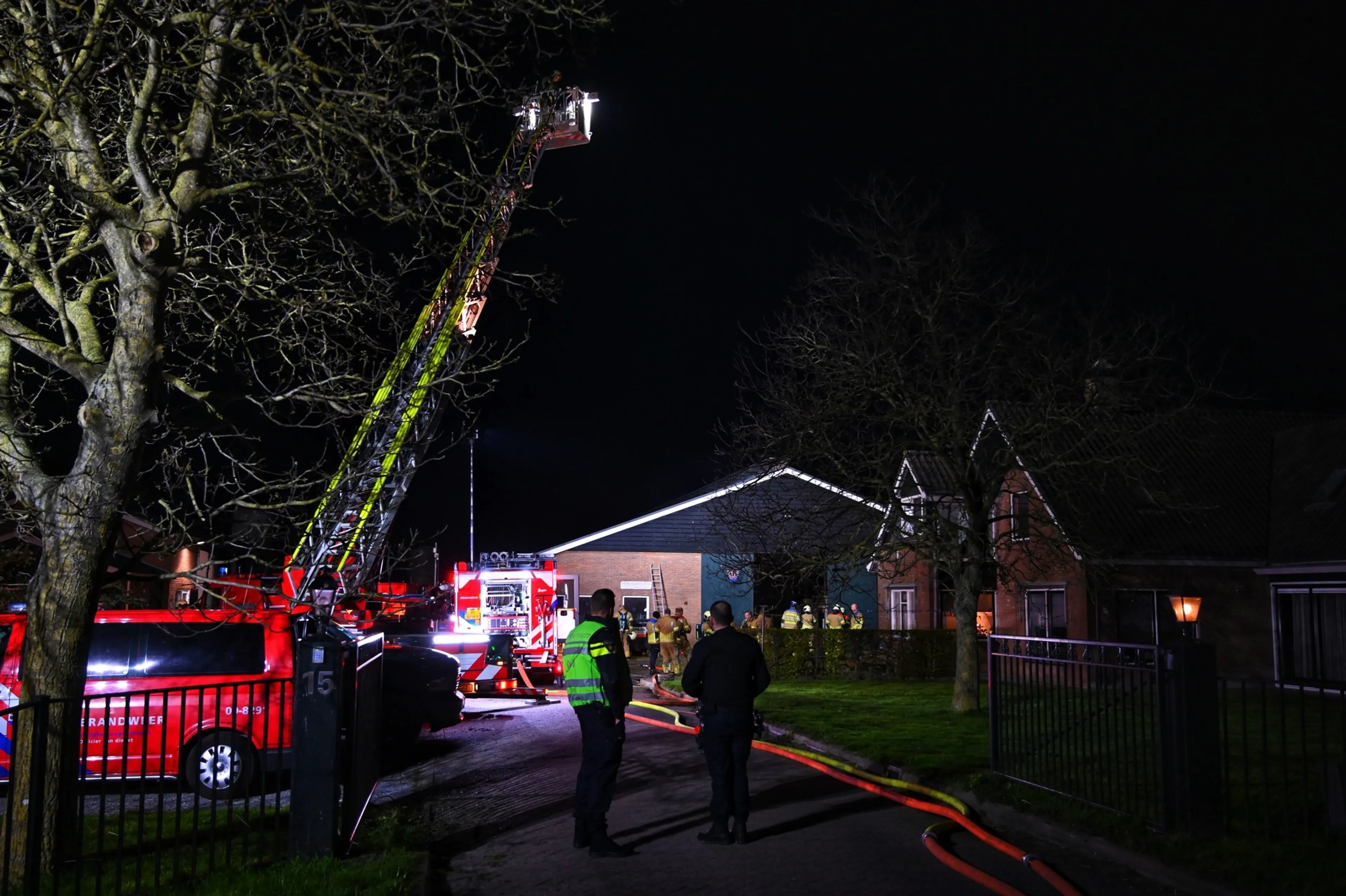 Twee kalfjes omgekomen bij felle brand op zorgboerderij in IJsselstein