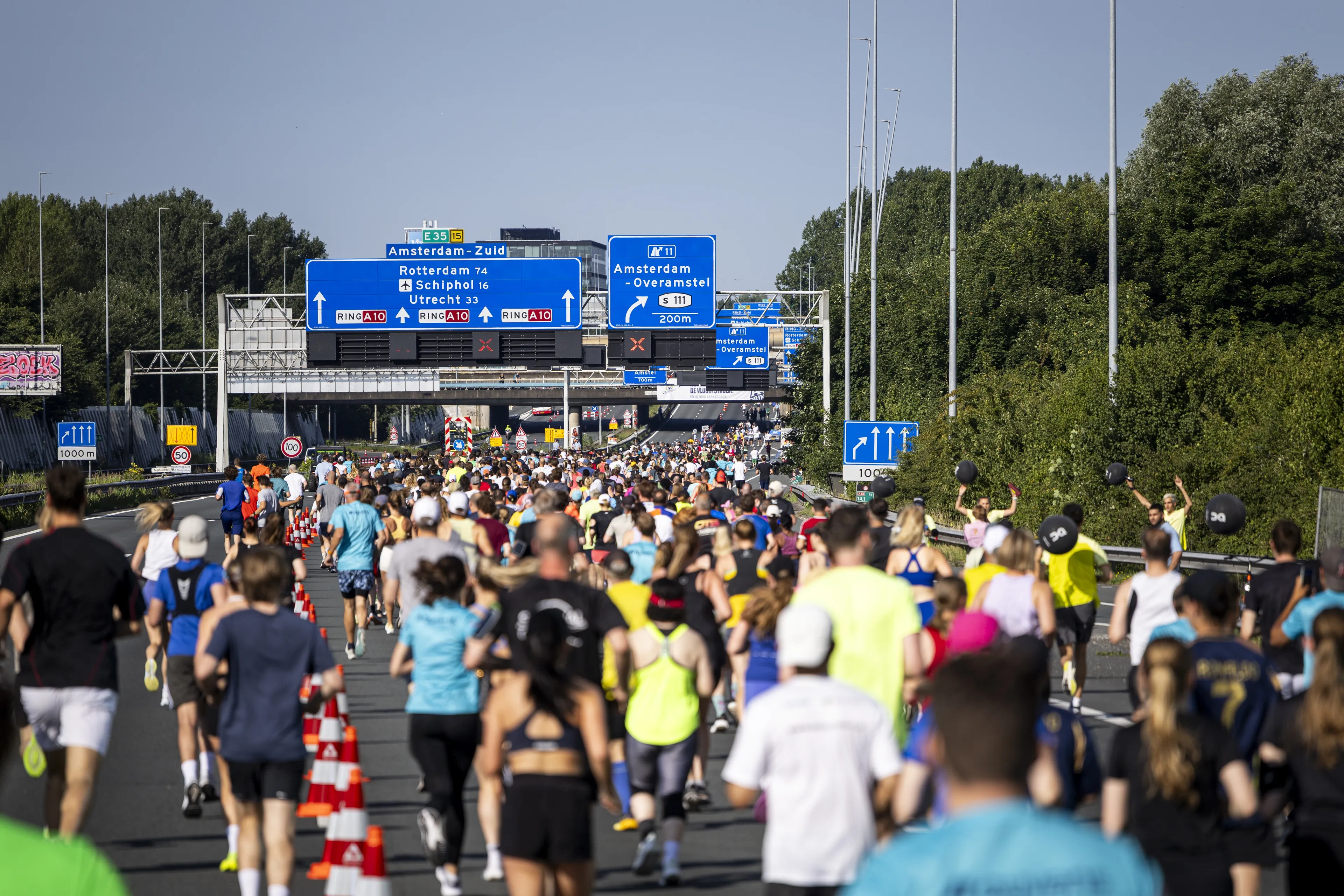 Grote drukte en weinig schaduw op Festival op de Ring in Amsterdam