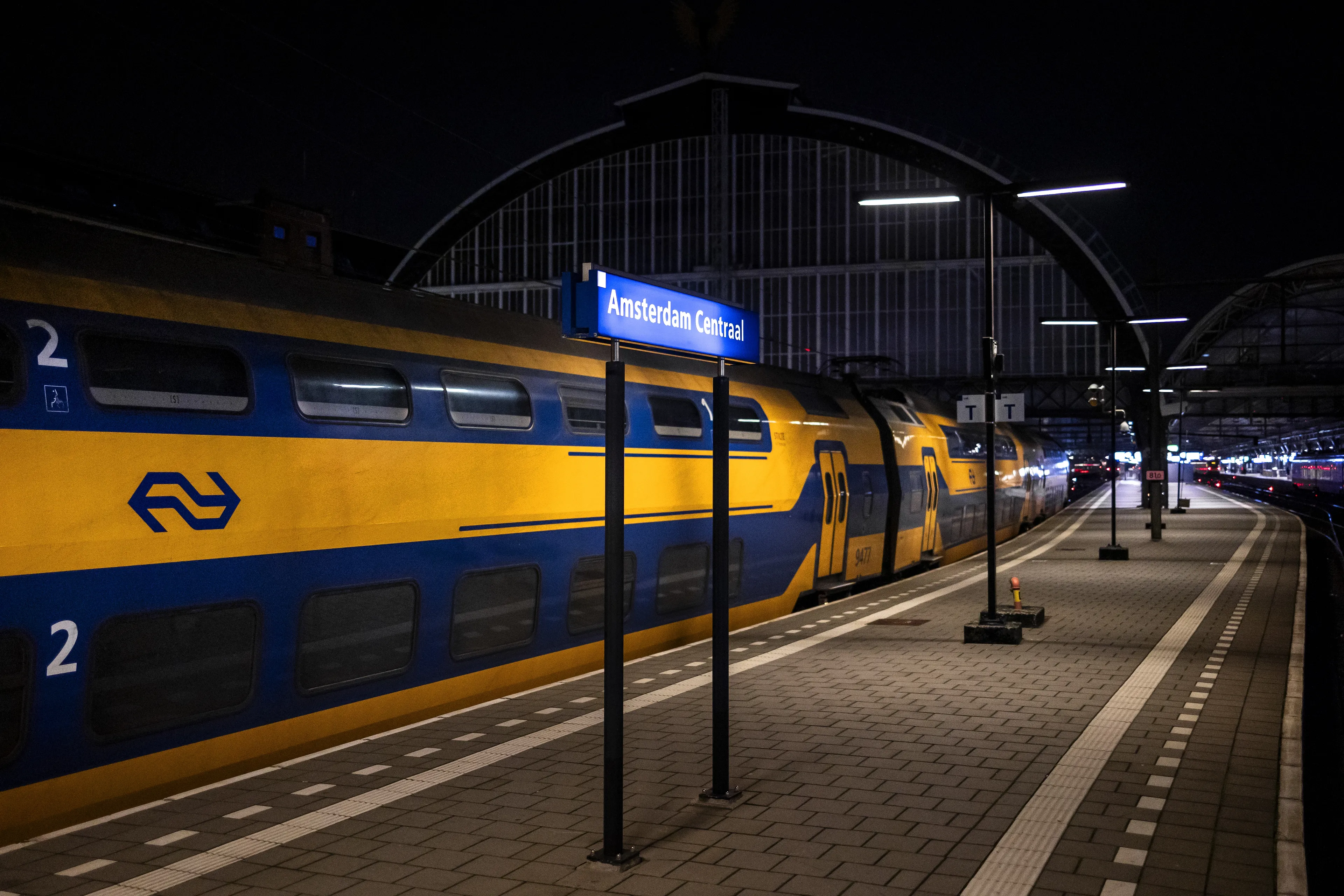 Man gewond bij steekpartij op perron Amsterdam Centraal