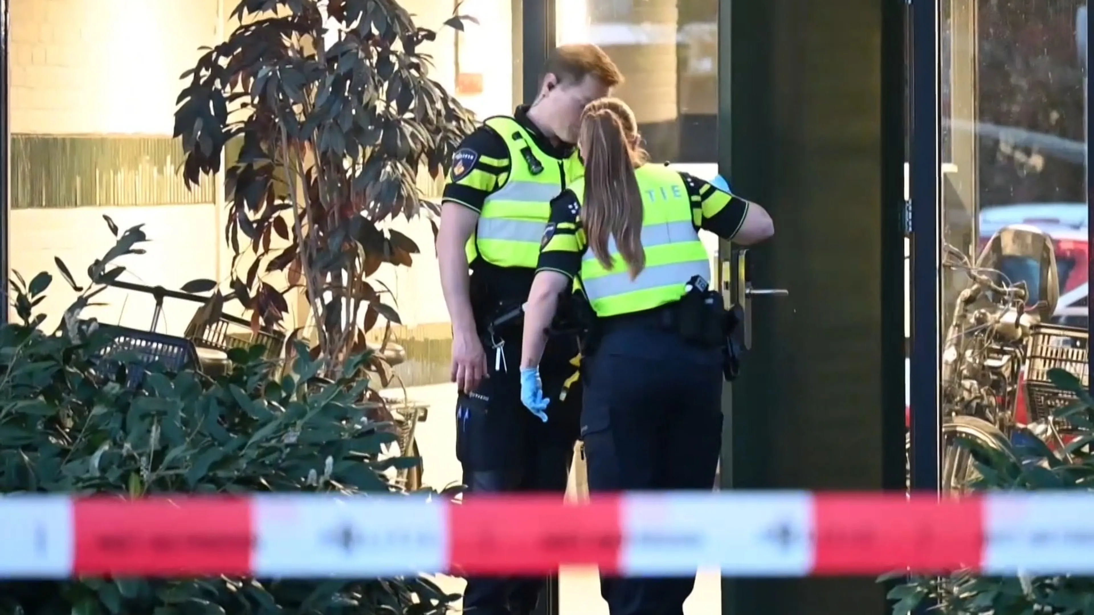 Politie gaat uit van femicide in IJsselstein, buurt geschokt na dood buurvrouw