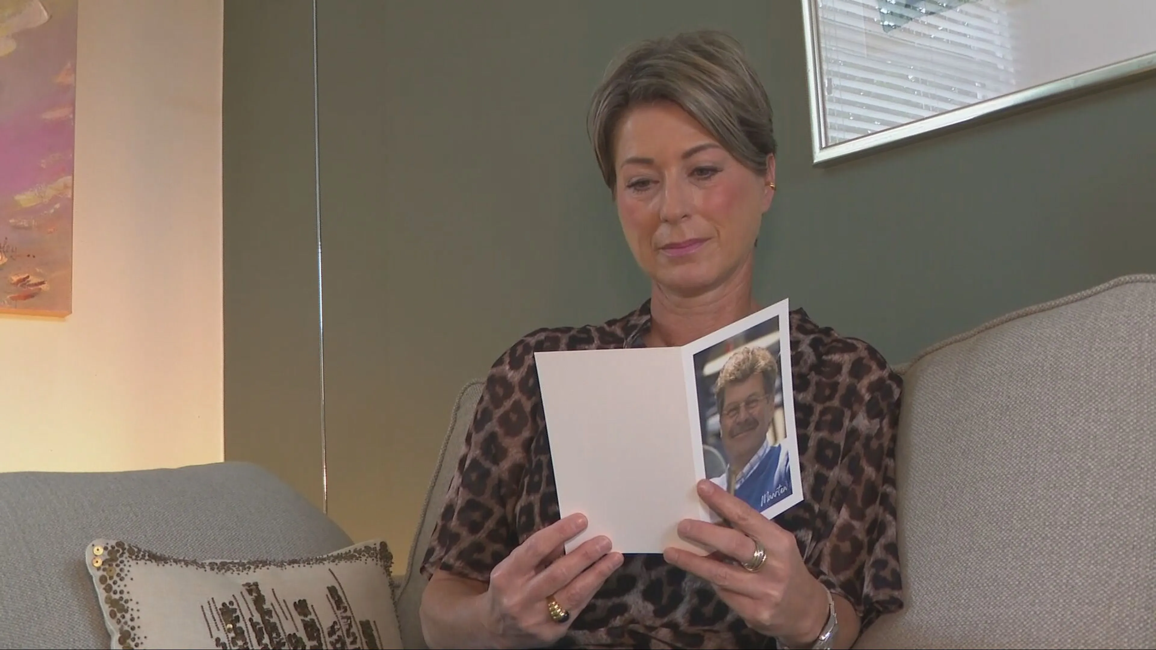 Meerdere afwezigen bij uitvaart vader Nicole, want rouwkaart werd niet bezorgd