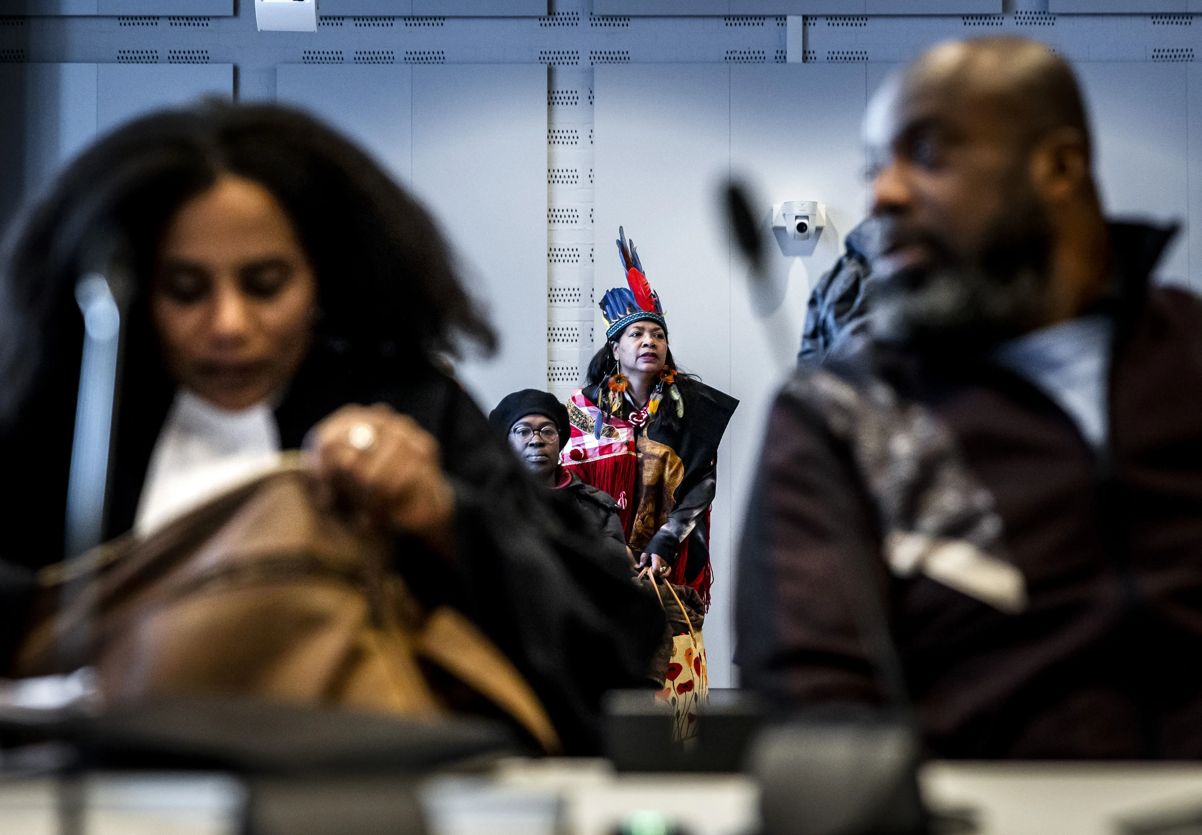 Rechter wijst eis af om slavernij-excuses uit te stellen, beslissing zorgt voor reuring in zaal