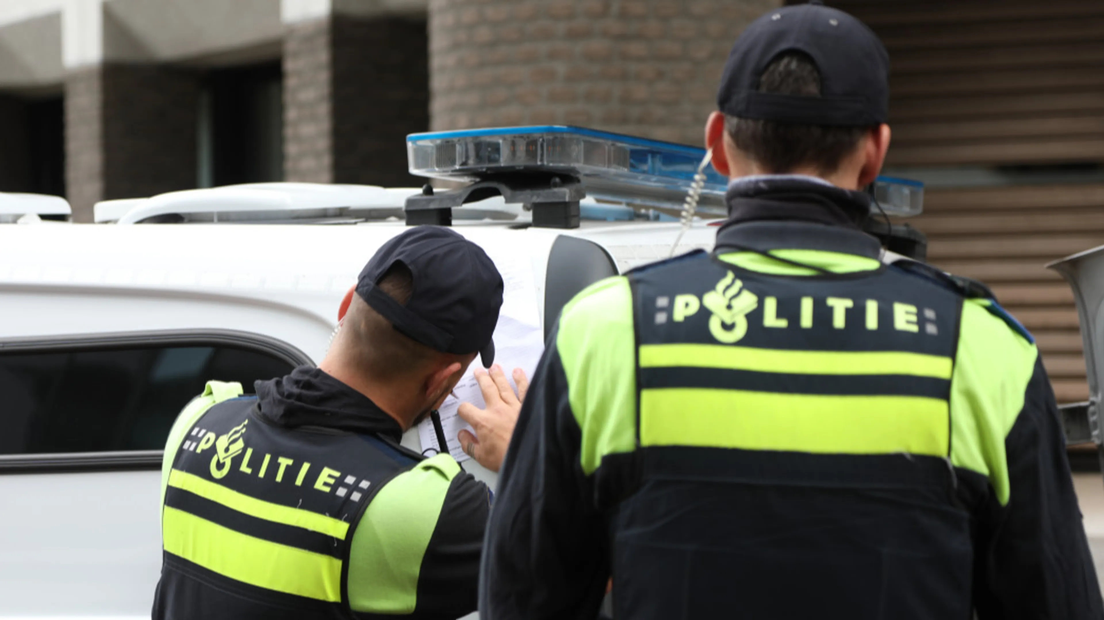 Viertal vast om schietpartij waarbij oudere vrouw in haar been werd geschoten